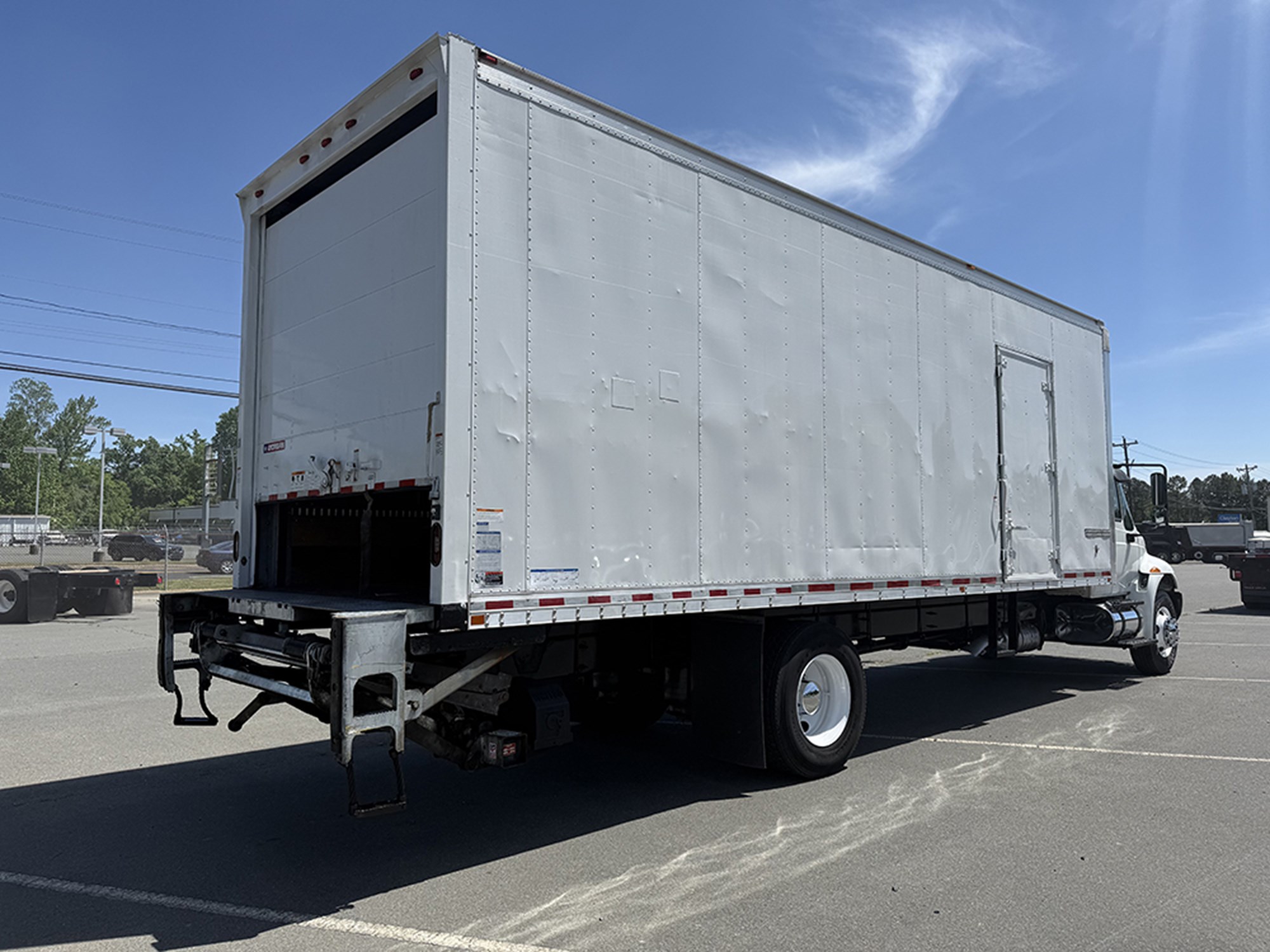 2019 International 4300 - image 4 of 6
