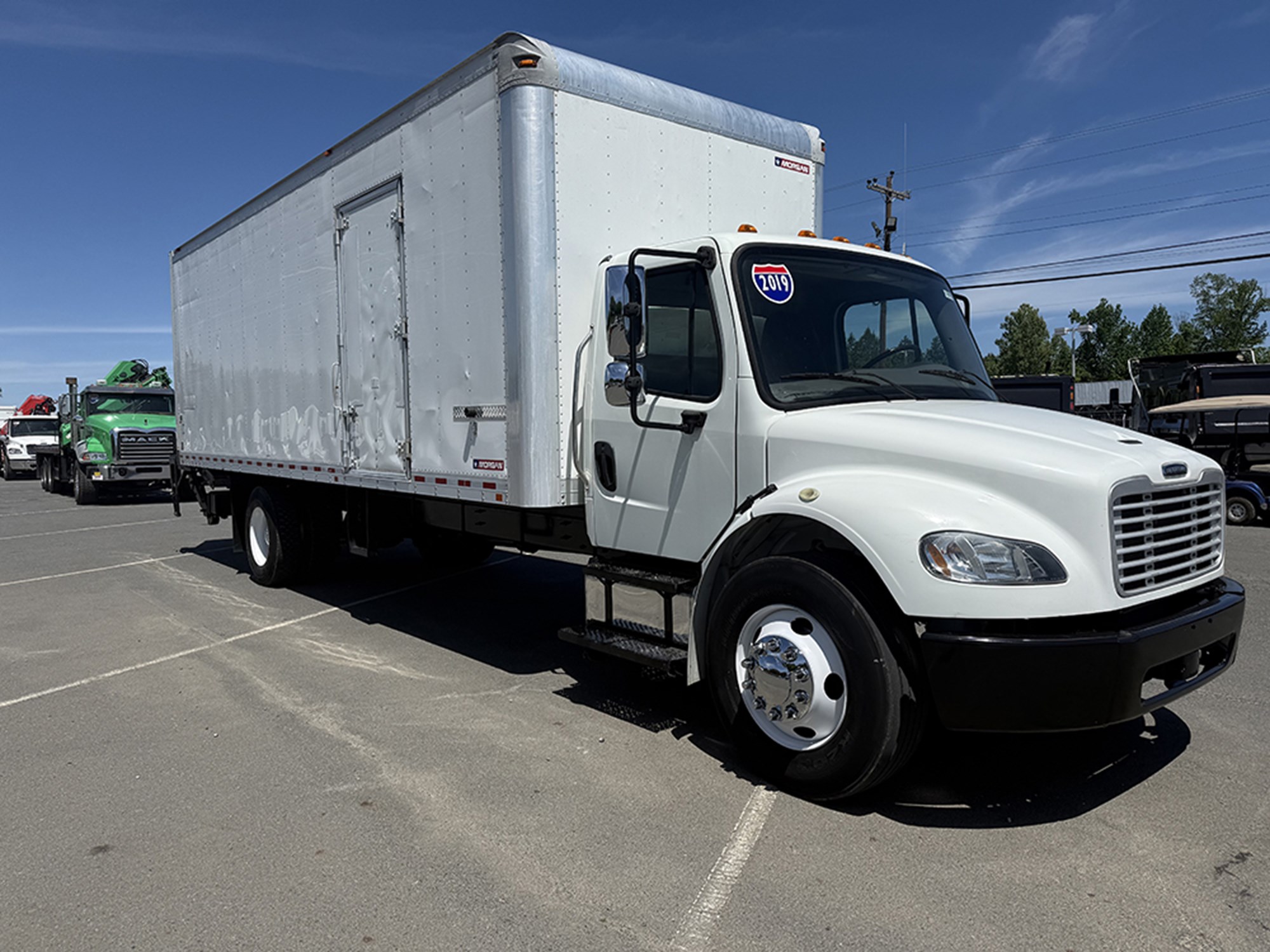 2019 Freightliner M2 - image 2 of 6