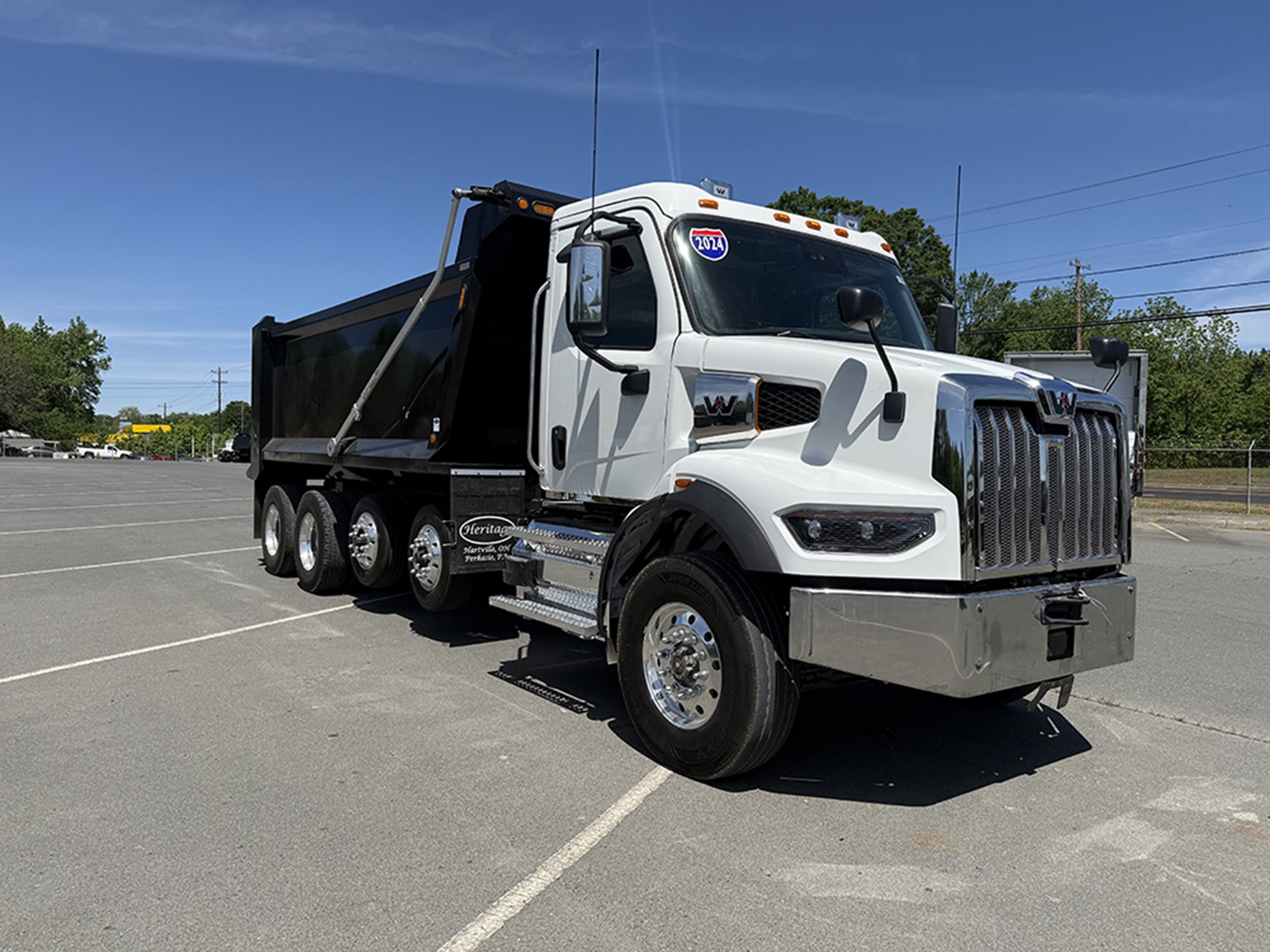 2024 Western Star 47X - image 2 of 6