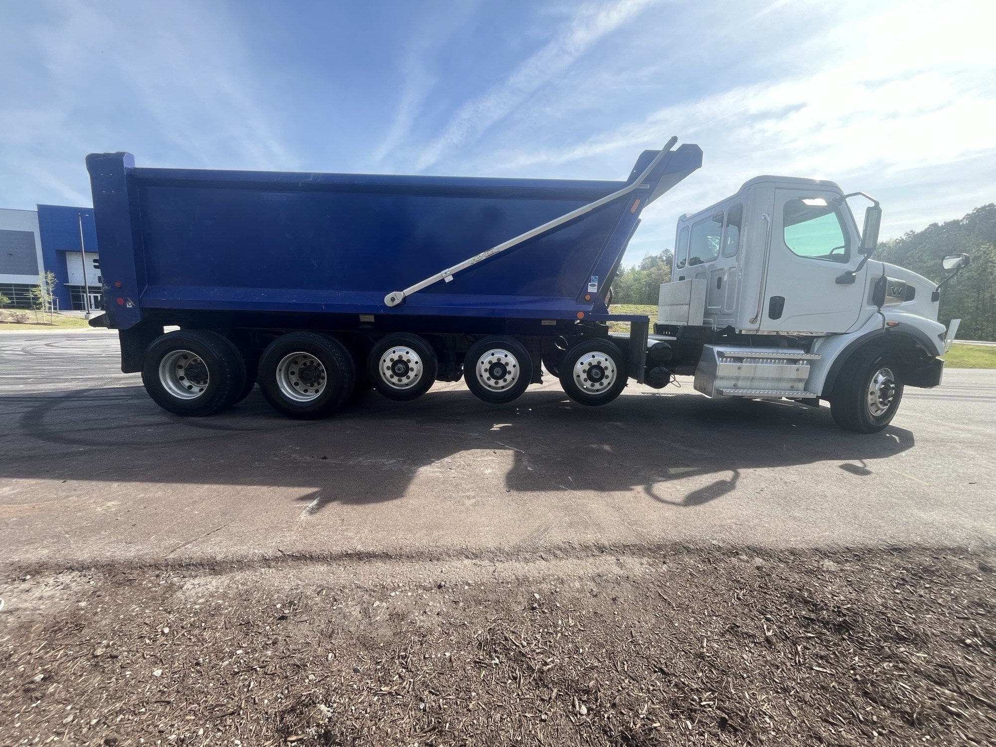 2025 Western Star 47X - image 6 of 6