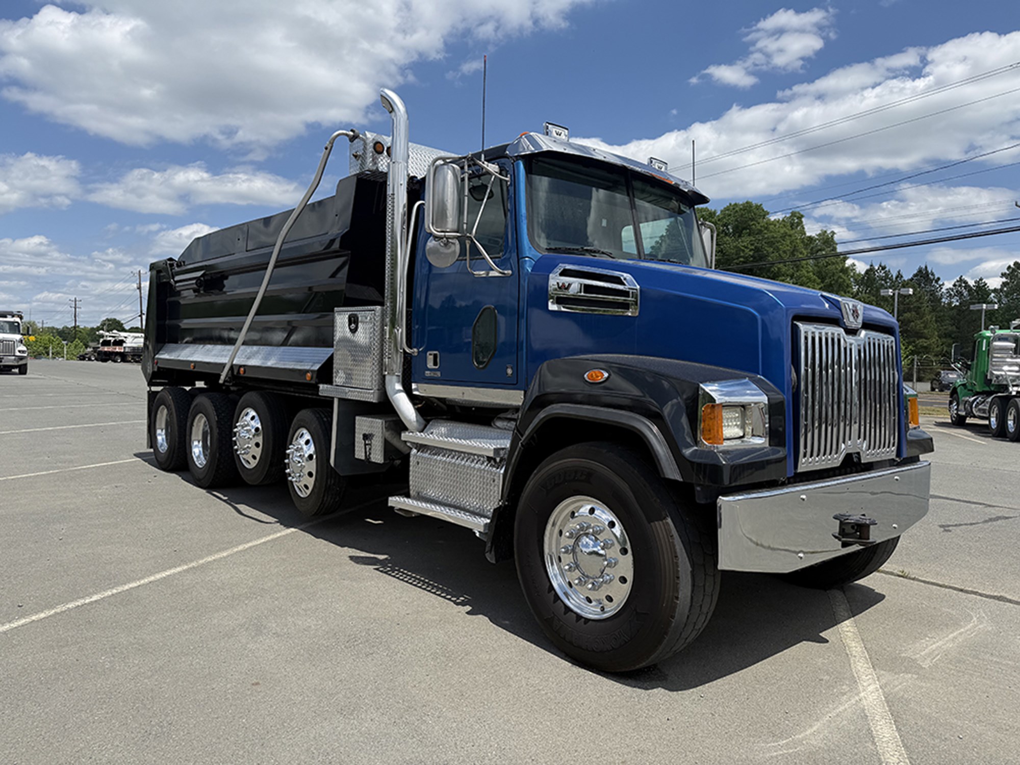 2020 Western Star 4700 - image 2 of 6