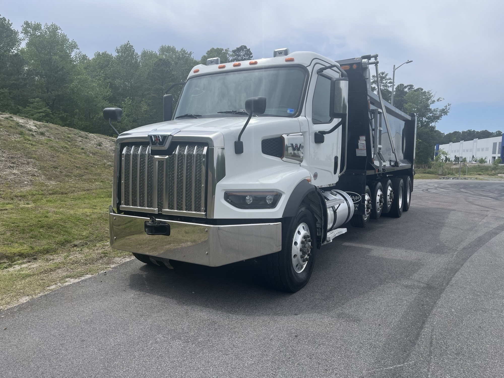2025 Western Star 47X - image 1 of 6