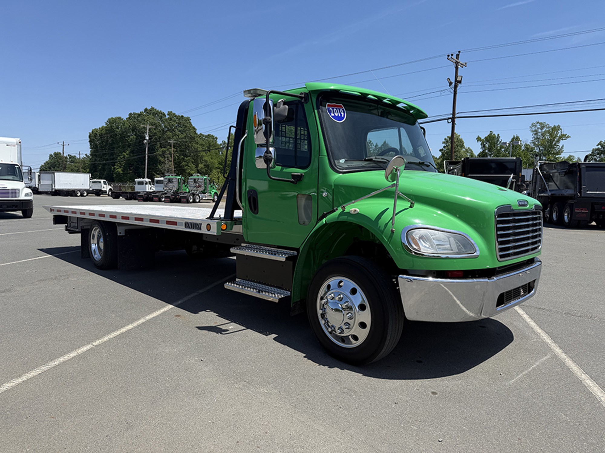 2019 Freightliner M2106 - image 2 of 6