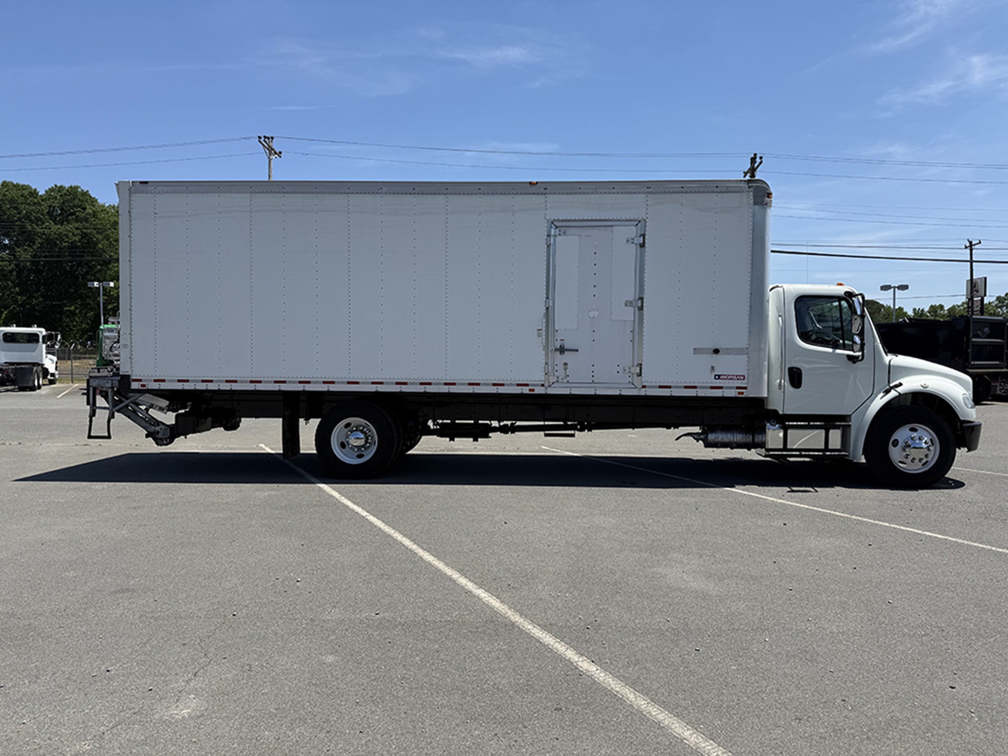 2019 Freightliner M2 - image 3 of 6