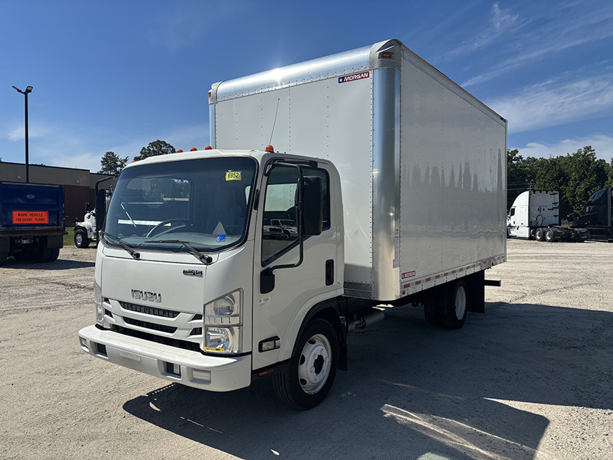 2018 Isuzu NPR/NPR-HD - image 1 of 6