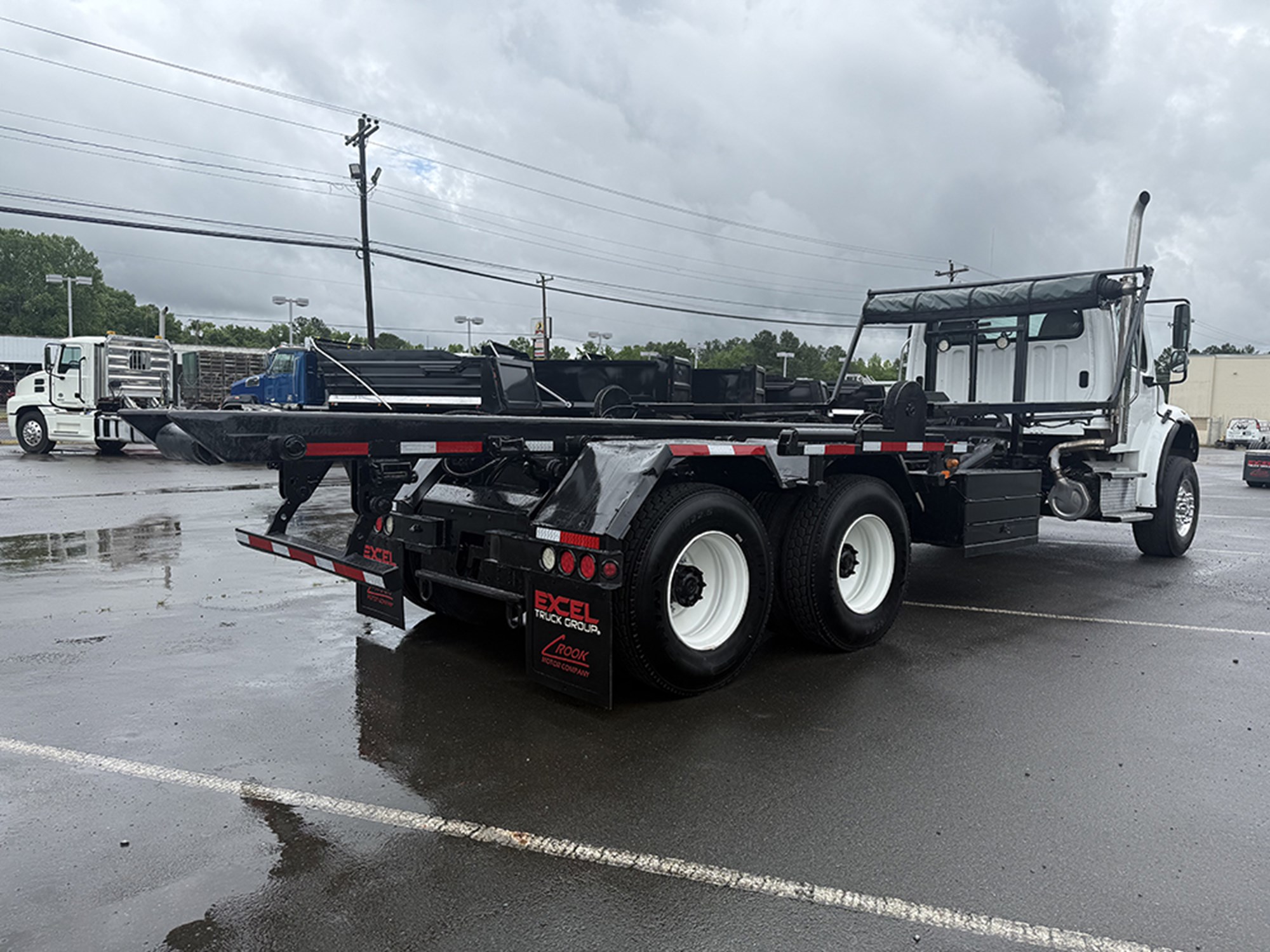 2018 Freightliner M2 - image 4 of 6