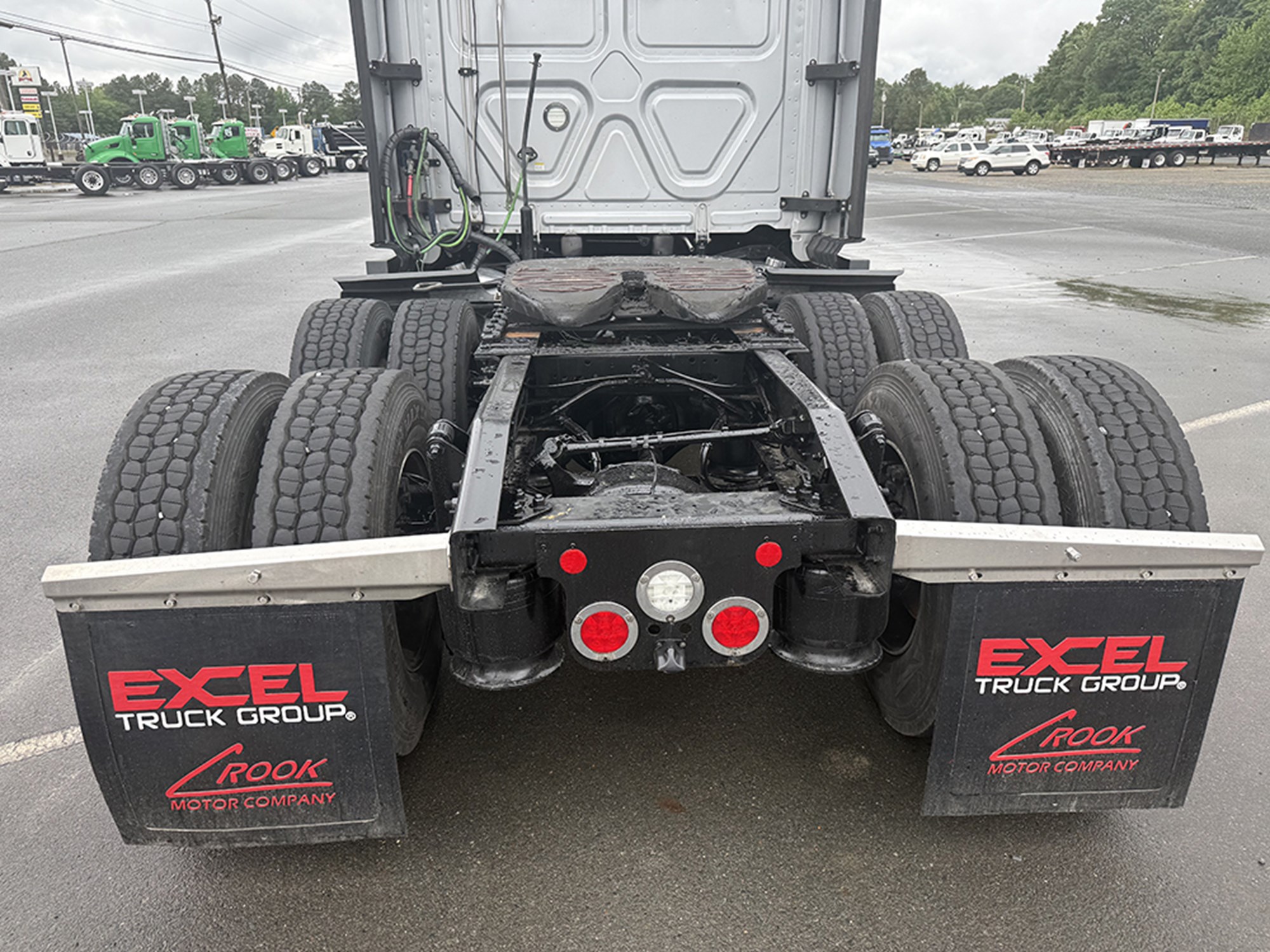 2023 Freightliner Cascadia 126 - image 5 of 6