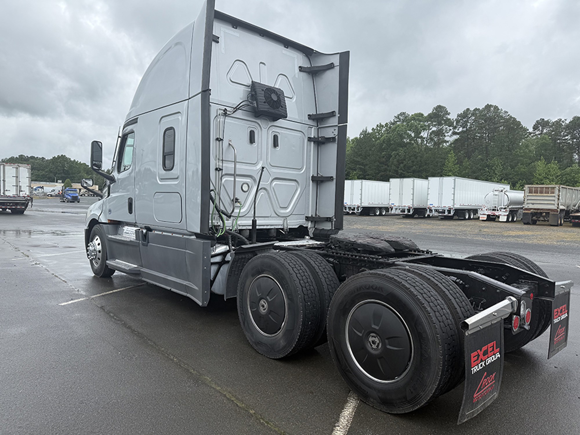 2023 Freightliner Cascadia 126 - image 6 of 6