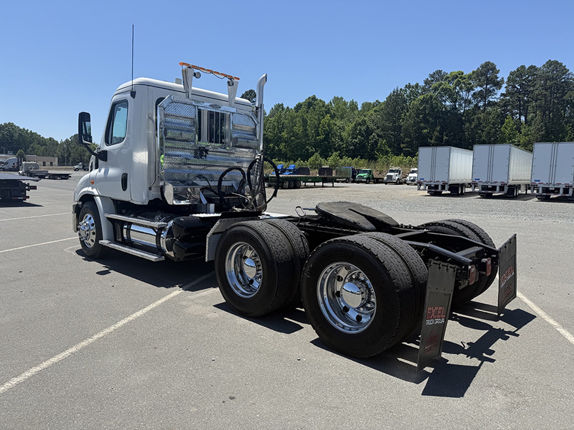 2017 Freightliner Cascadia 113 - image 6 of 6