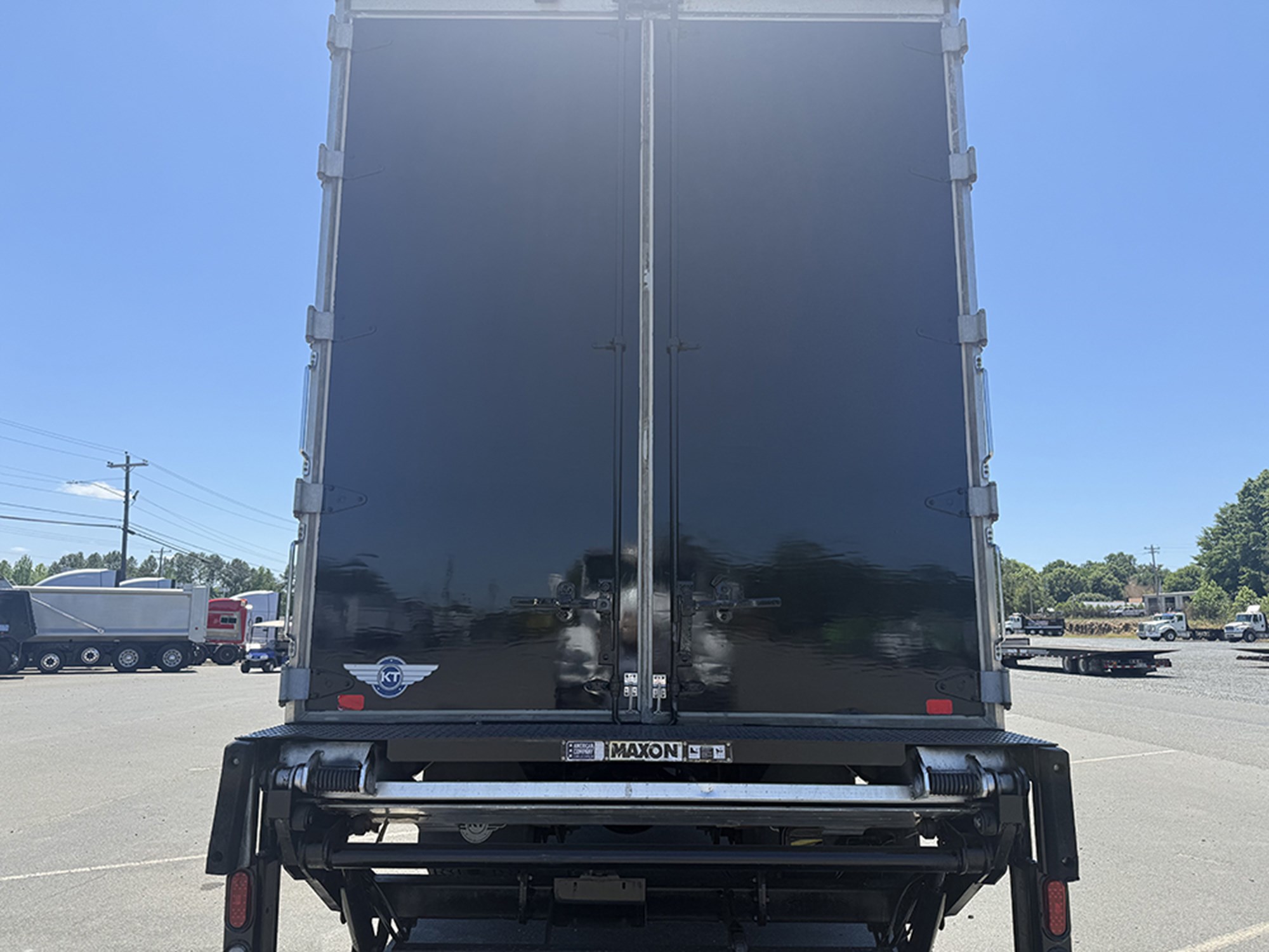 2019 Freightliner eM2 — photo 5