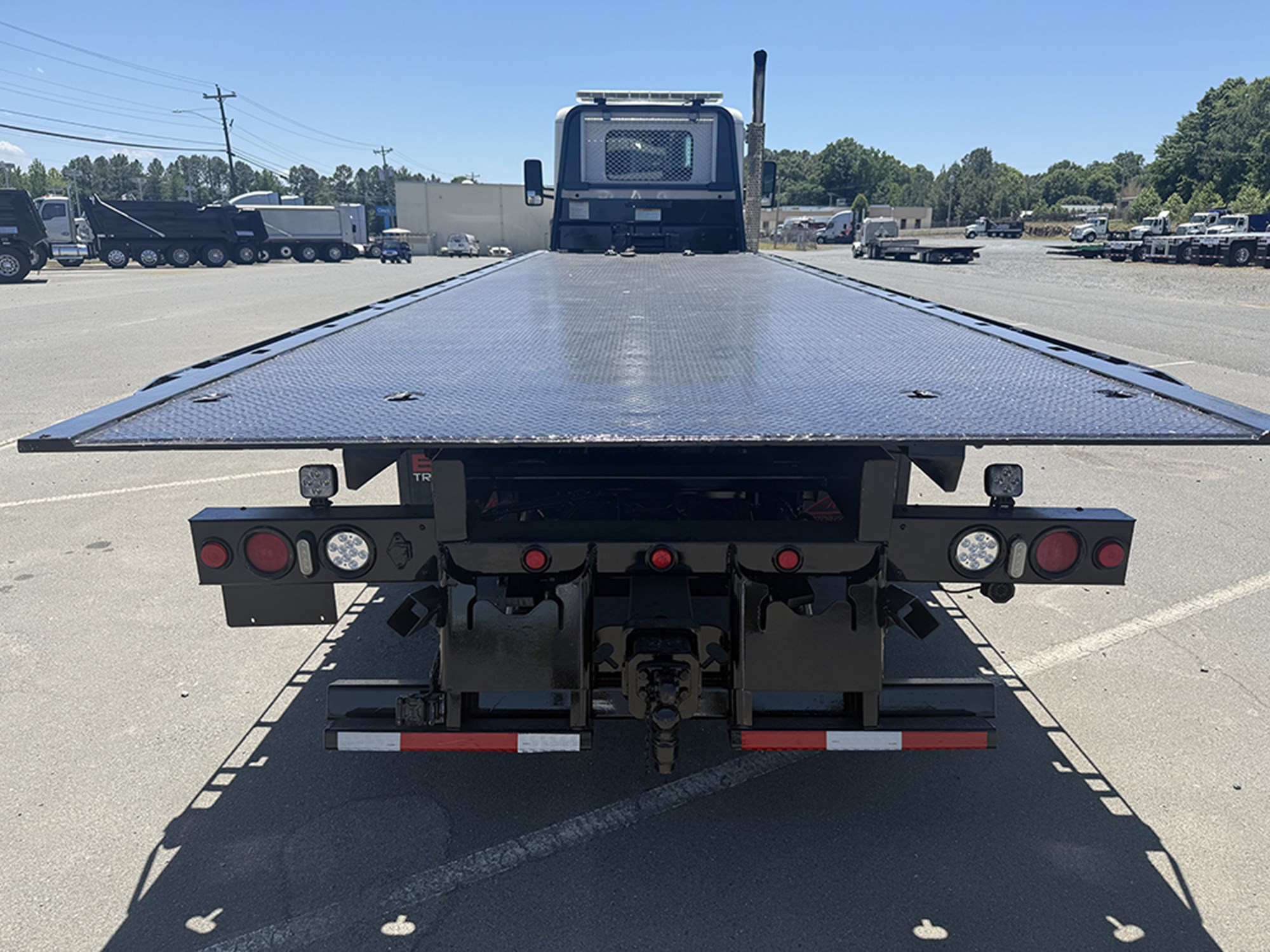 2018 Kenworth T880 - image 5 of 6