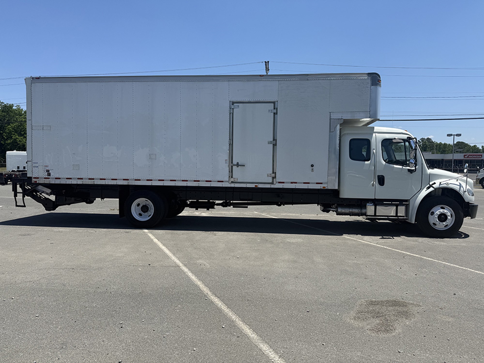 2019 Freightliner eM2 — photo 3