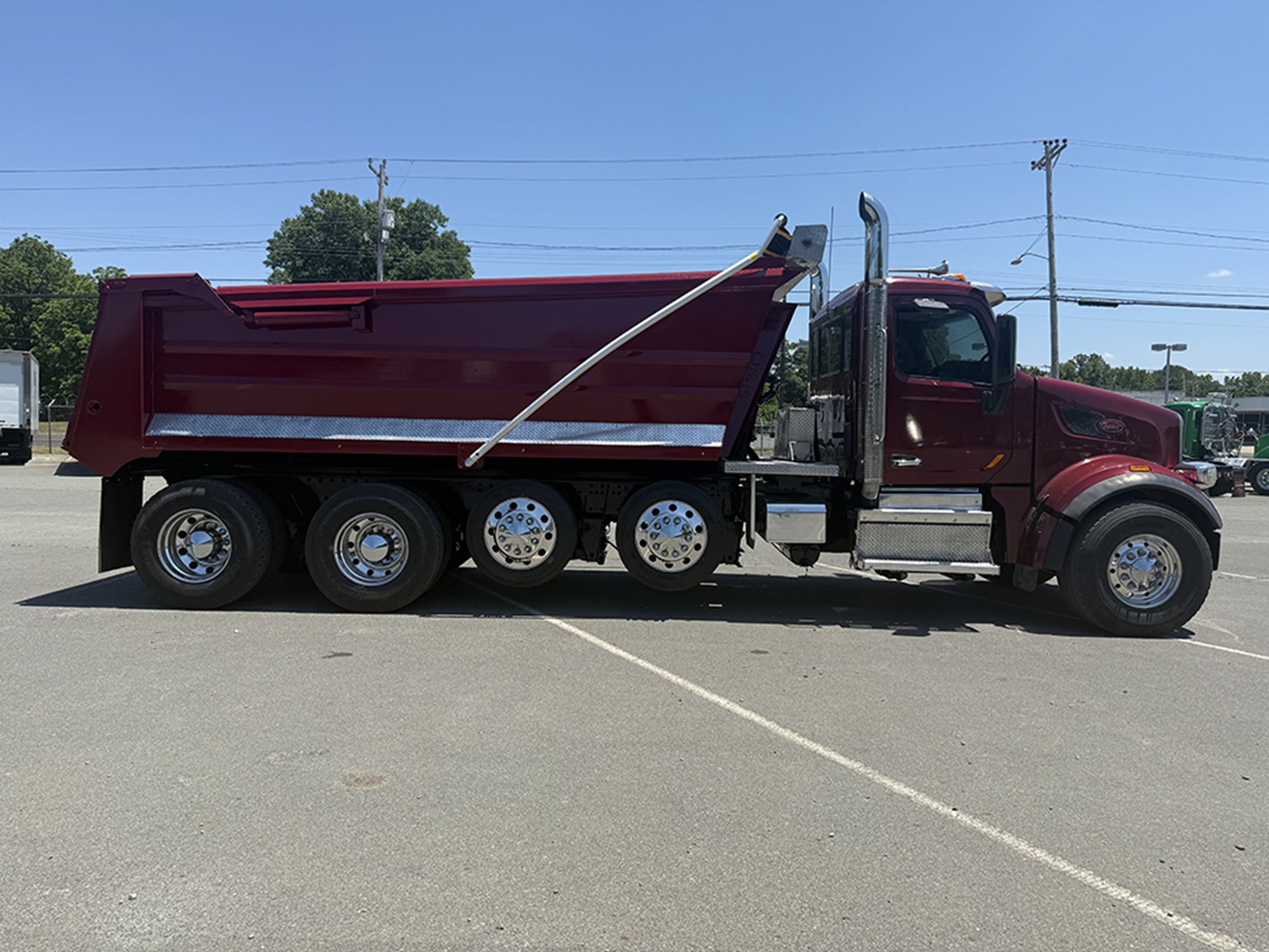 2019 Peterbilt 567 - image 3 of 6
