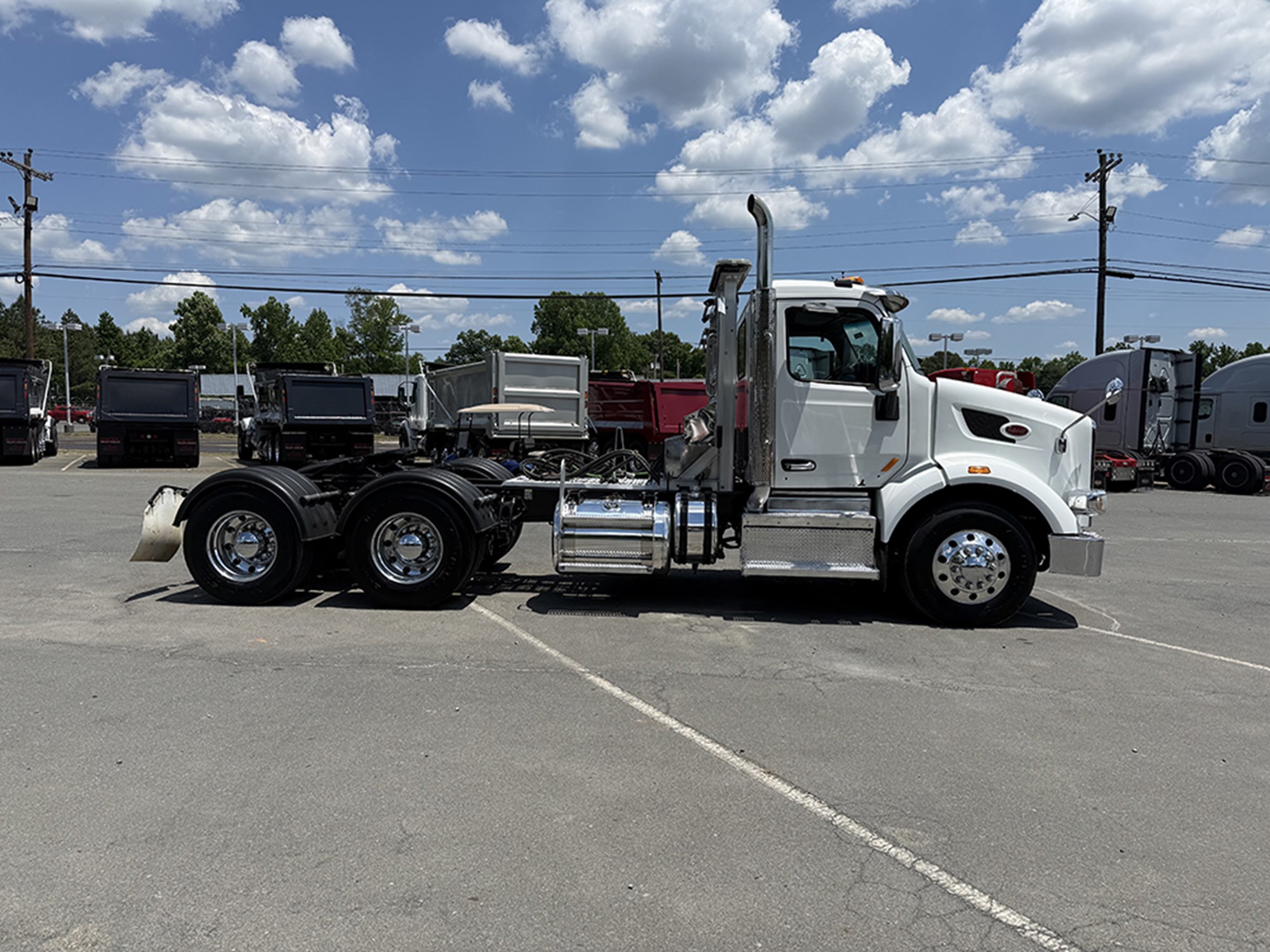 2019 Peterbilt 567 - image 3 of 6