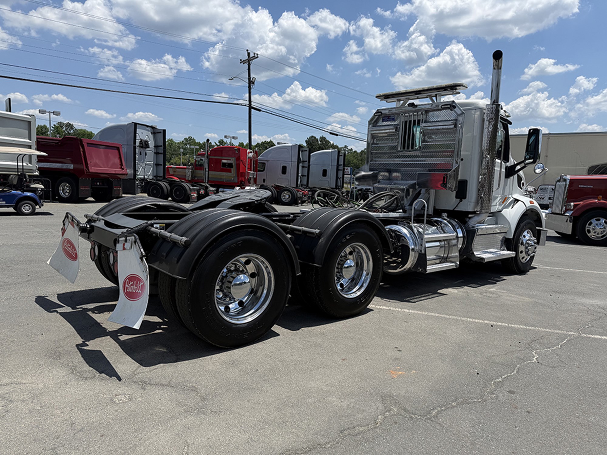 2019 Peterbilt 567 - image 4 of 6