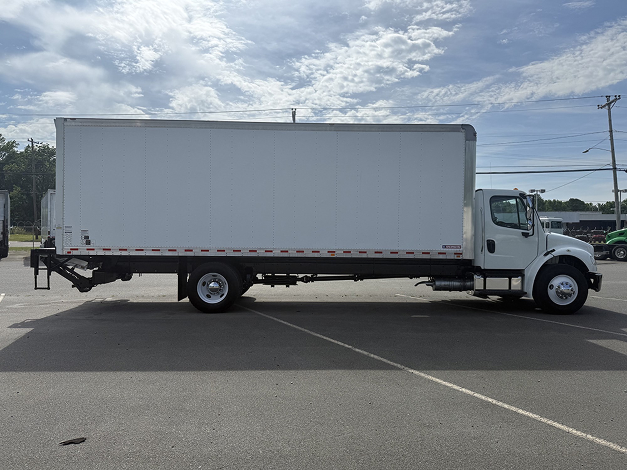 2018 Freightliner M2 2018 Freightliner M2 - image 3 of 6