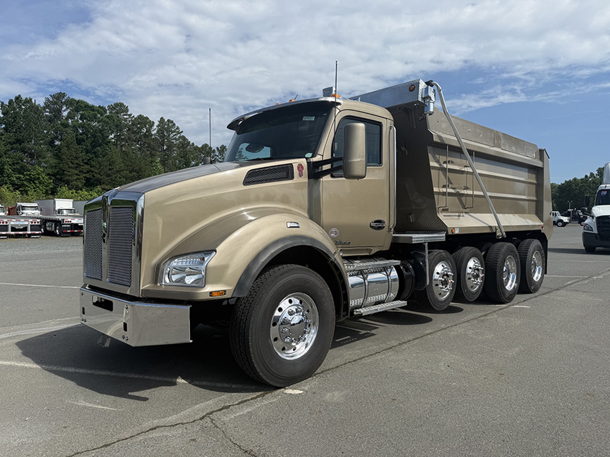 2021 Kenworth T880 2021 Kenworth T880 - image 1 of 6