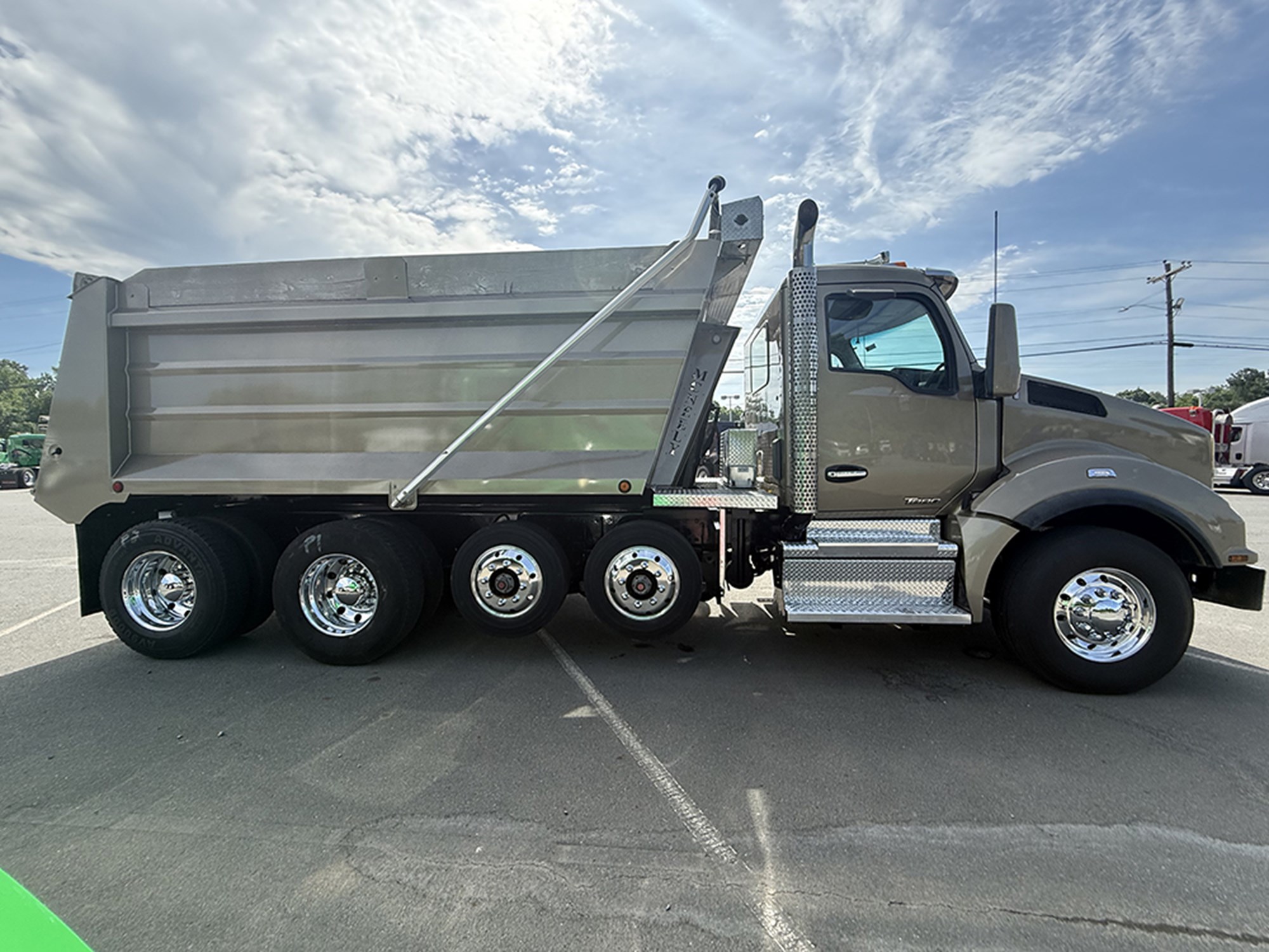 2021 Kenworth T880 2021 Kenworth T880 - image 3 of 6