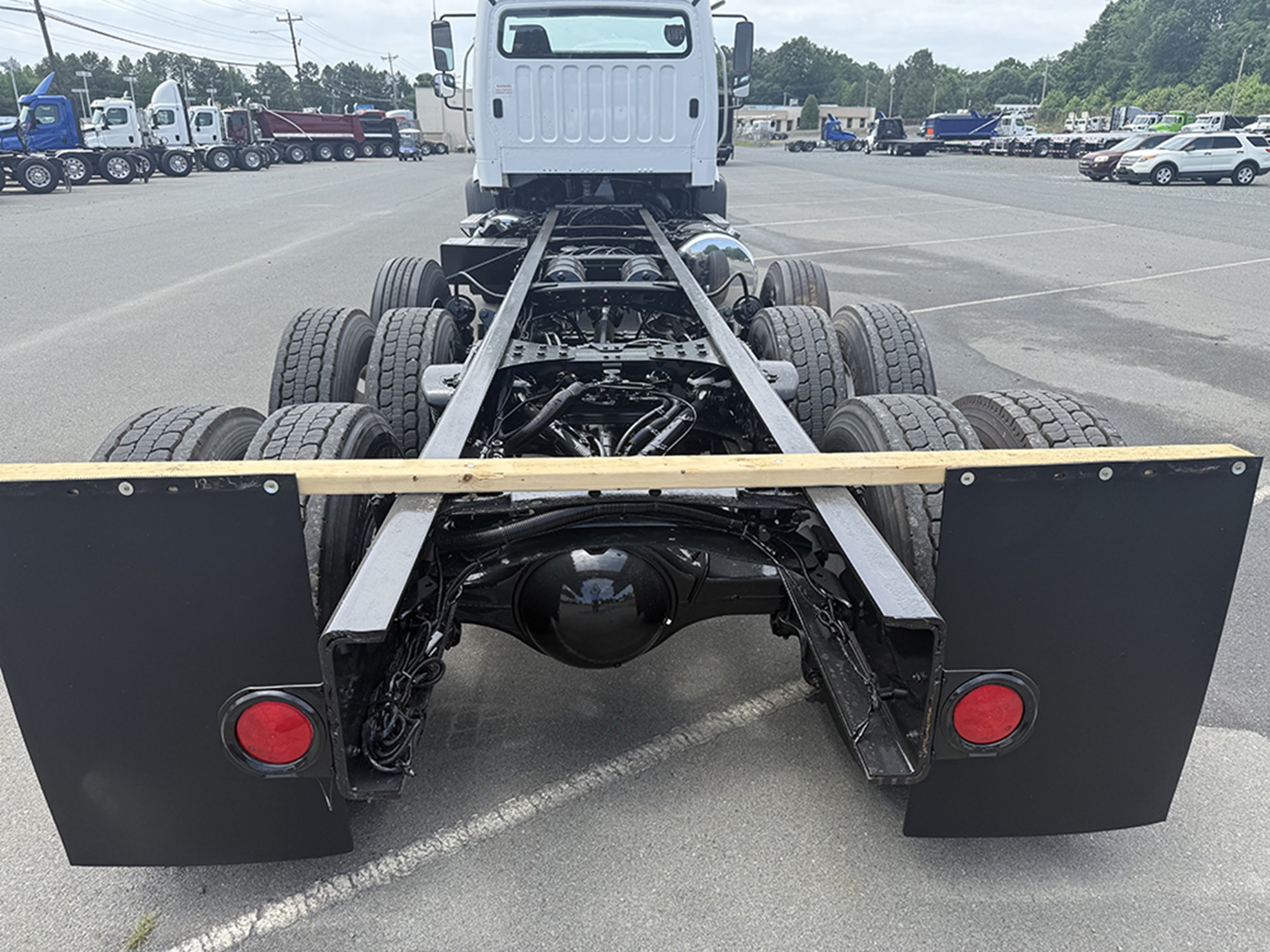 2016 Freightliner 108SD 2016 Freightliner 108SD - image 5 of 6
