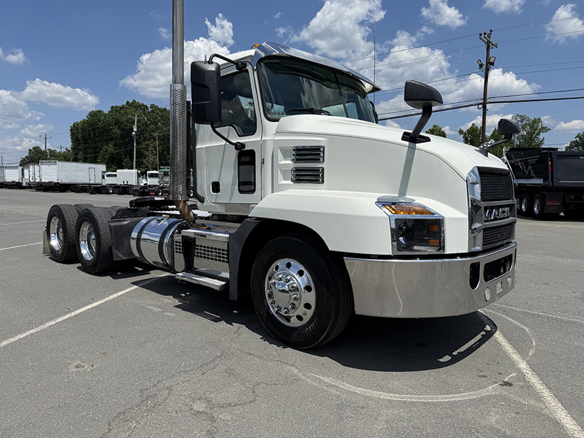 2020 Mack Anthem 2020 Mack Anthem - image 2 of 6