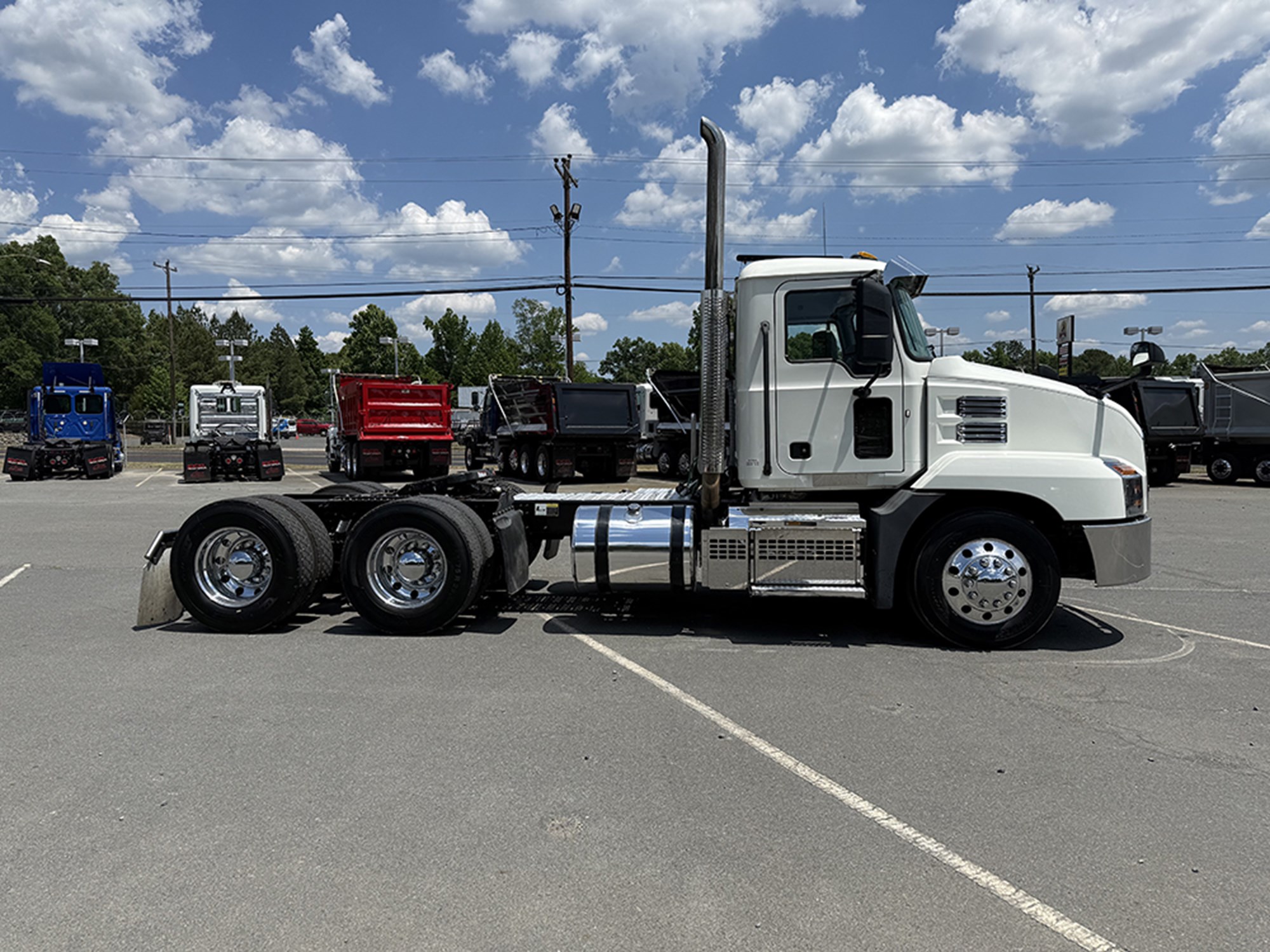 2020 Mack Anthem 2020 Mack Anthem - image 3 of 6