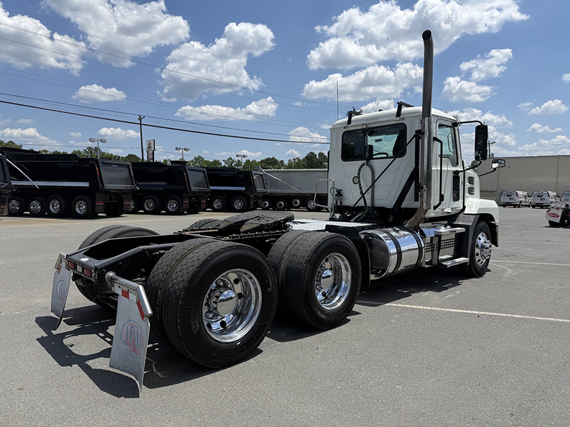 2020 Mack Anthem 2020 Mack Anthem - image 4 of 6
