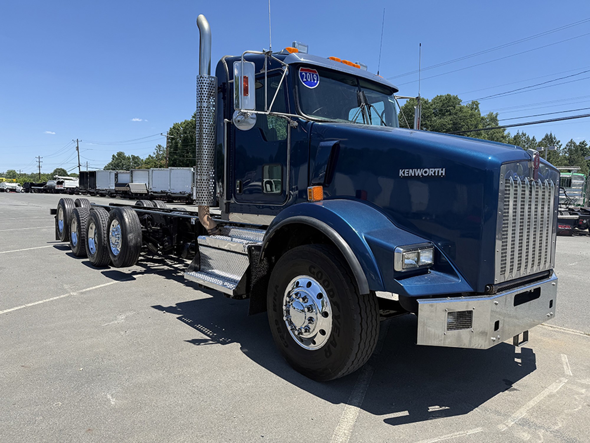 2019 Kenworth T8 Series 2019 Kenworth T8 Series - image 2 of 6