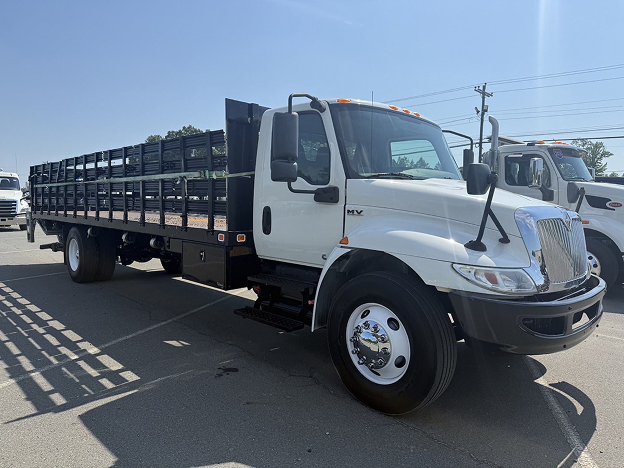 2019 International MV607 - image 2 of 6