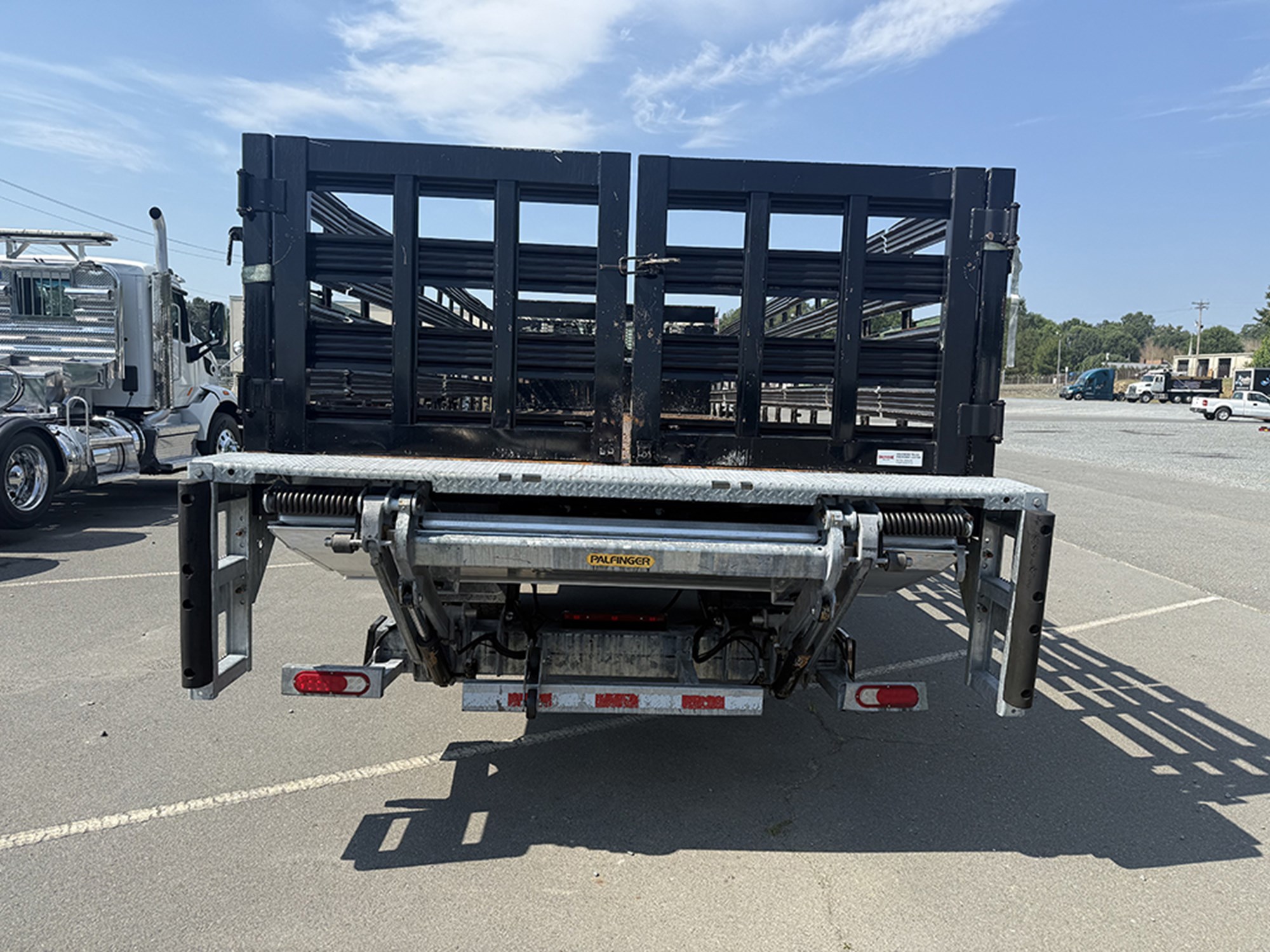 2019 International MV607 - image 5 of 6