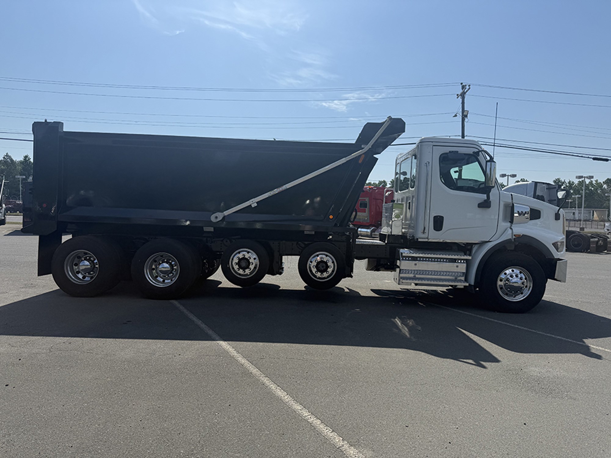 2025 Western Star 47X - image 3 of 6