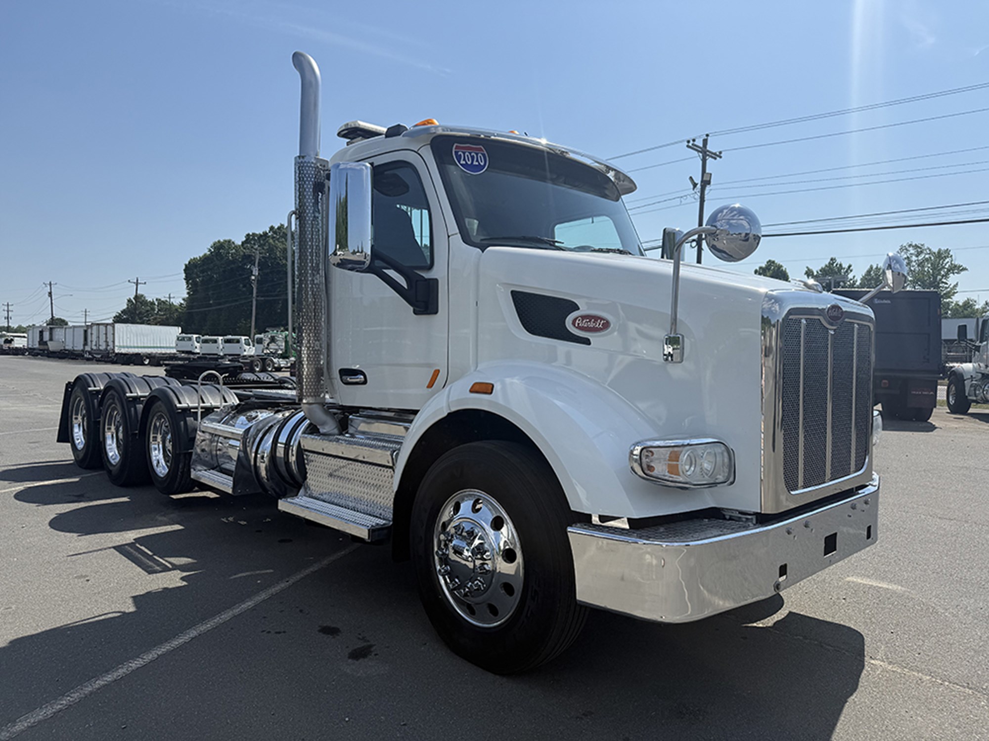 2020 Peterbilt 567 - image 2 of 6