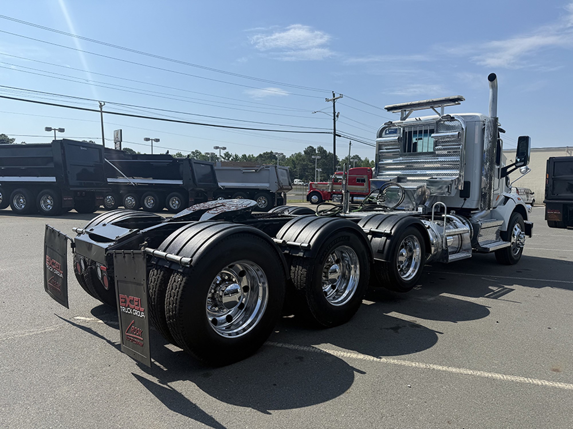 2020 Peterbilt 567 - image 4 of 6