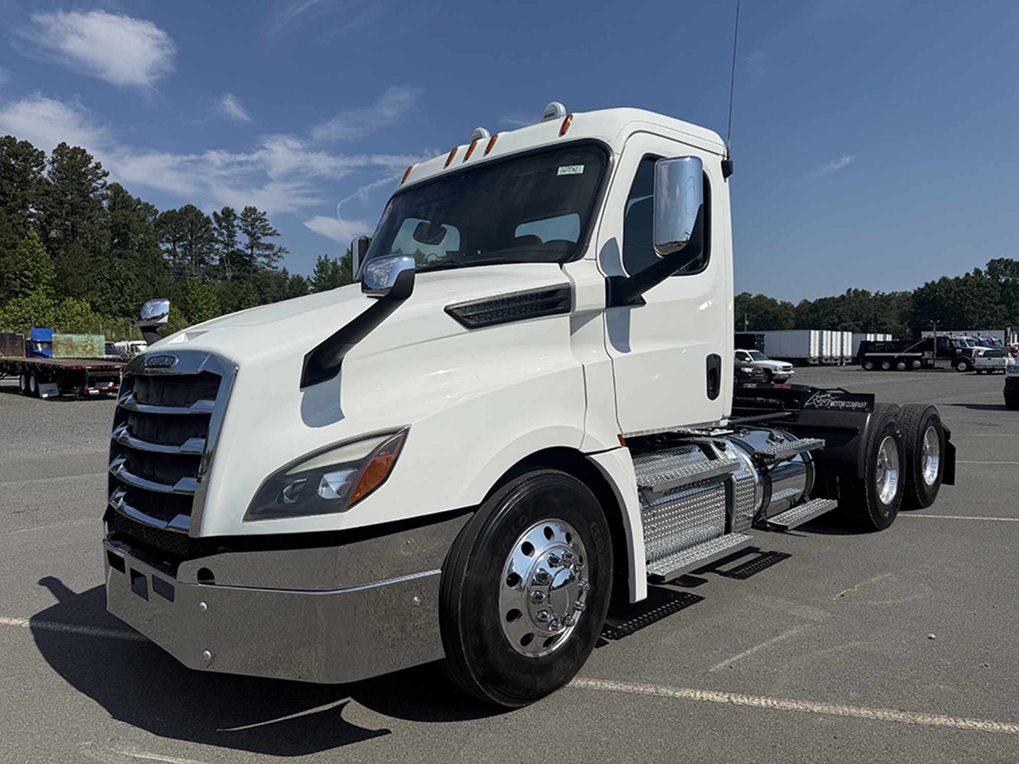 2020 Freightliner Cascadia 126 - image 1 of 6