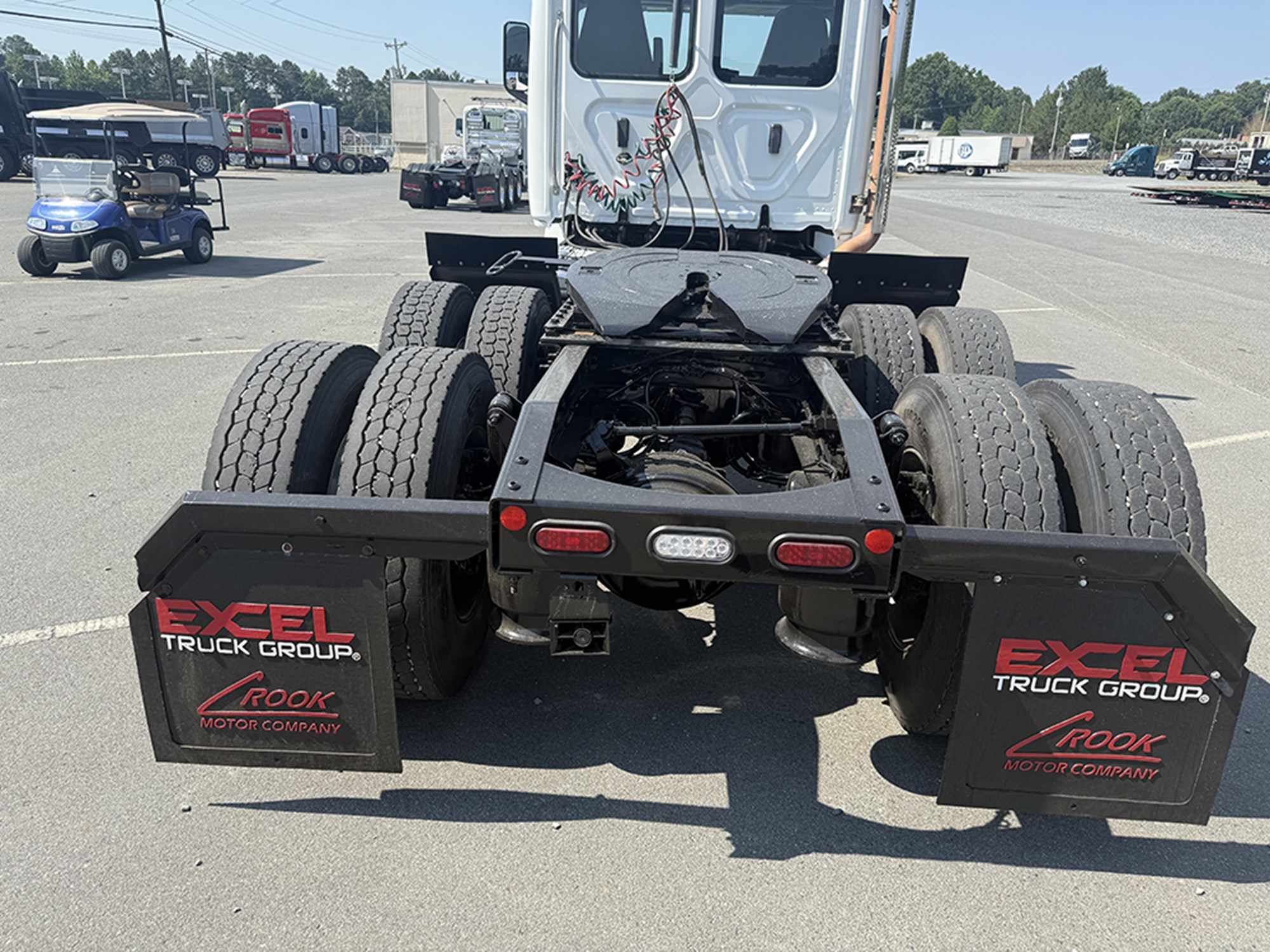 2020 Freightliner Cascadia 126 - image 5 of 6