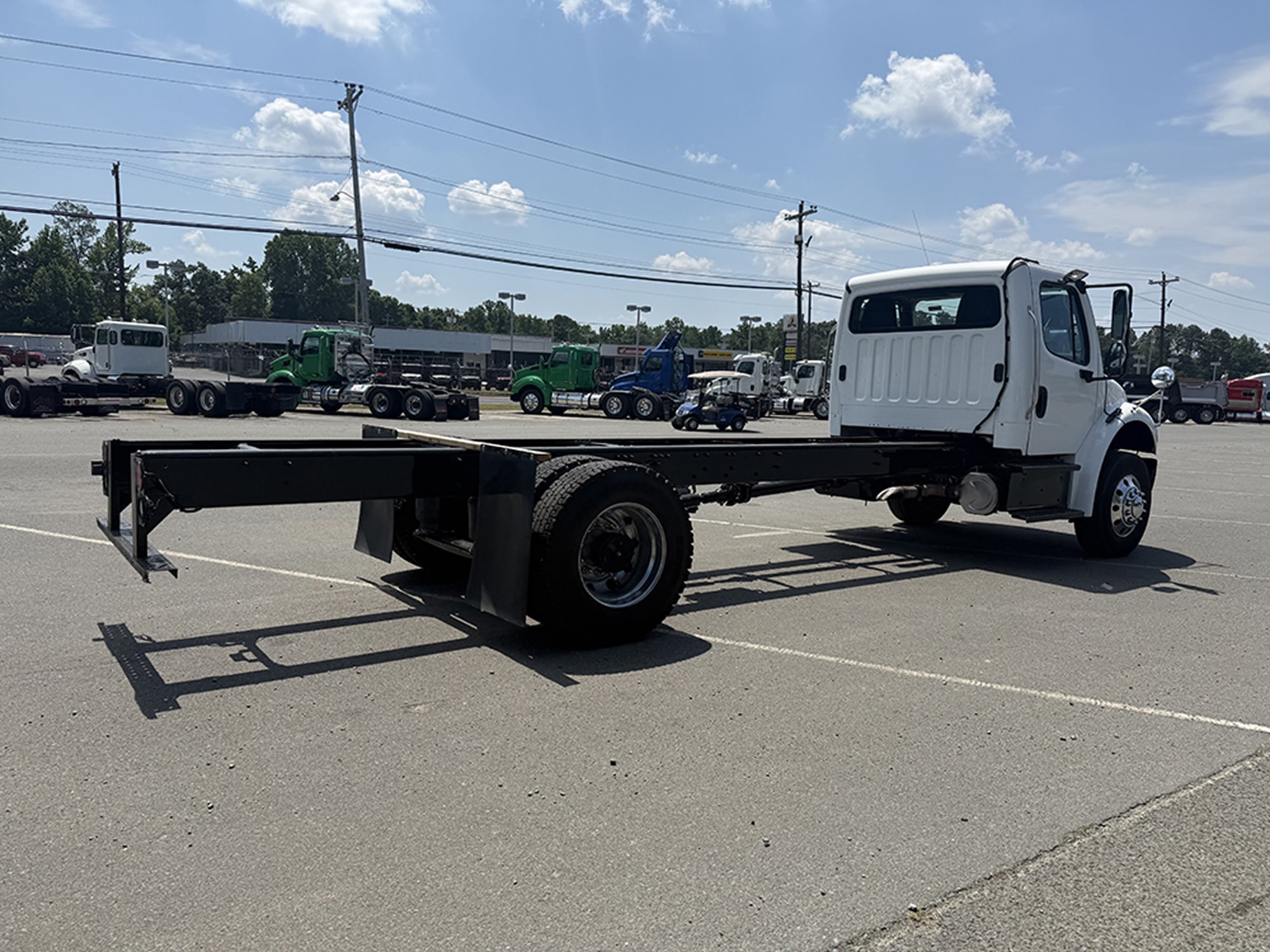 2020 Freightliner M2 - image 4 of 6