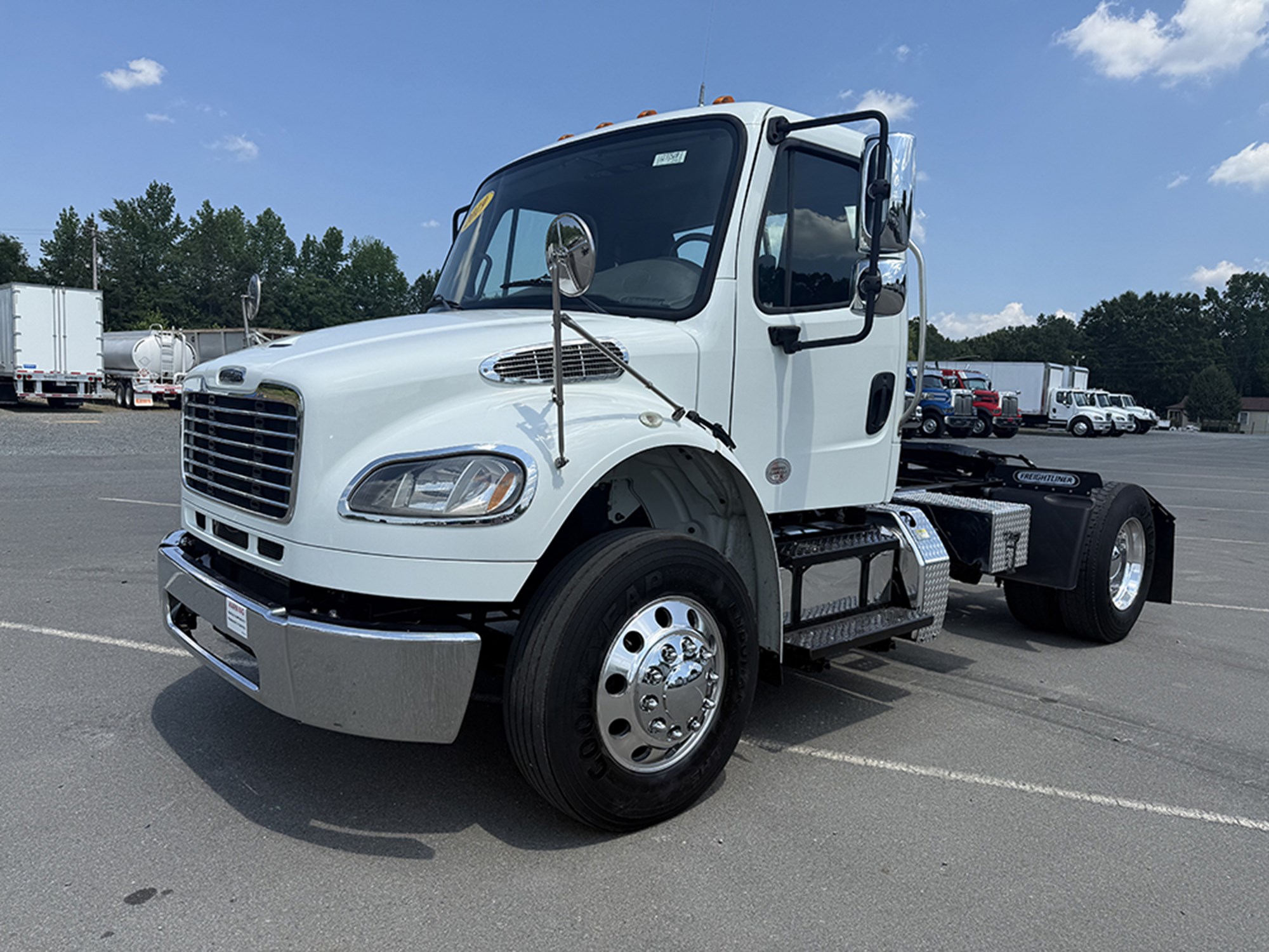 2019 Freightliner M2 - image 1 of 6