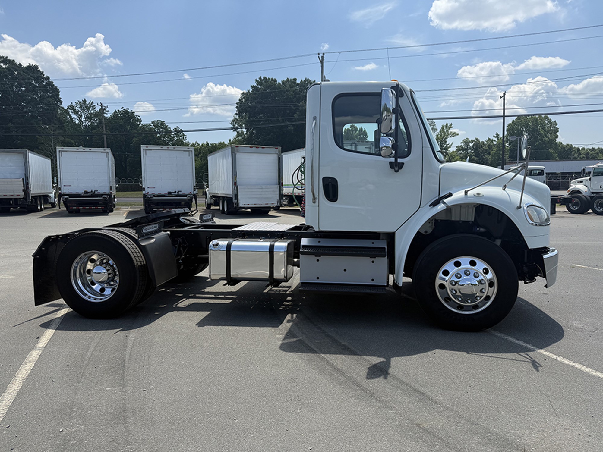 2019 Freightliner M2 - image 3 of 6