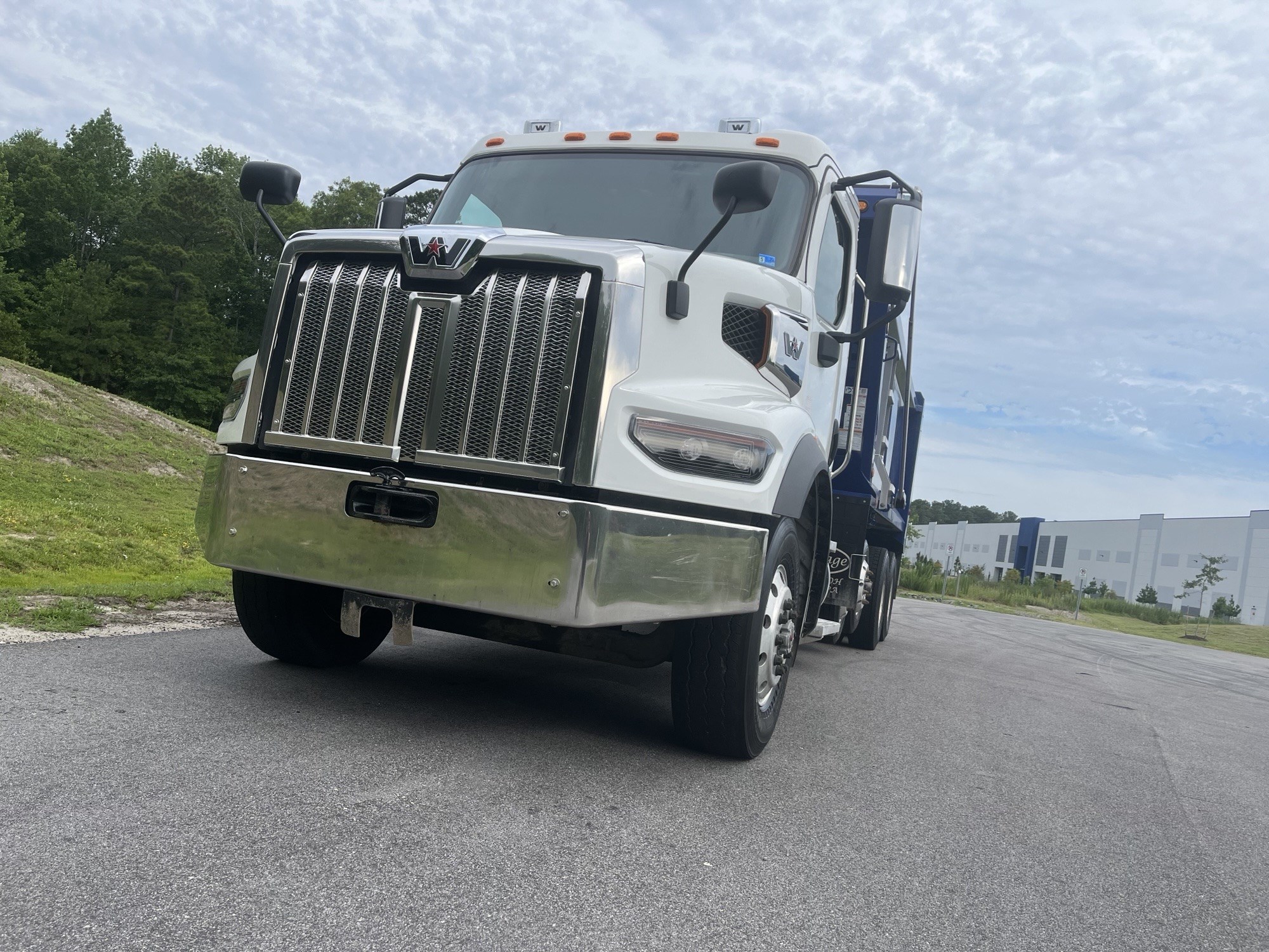 2025 Western Star 47X 2025 Western Star 47X - image 1 of 6
