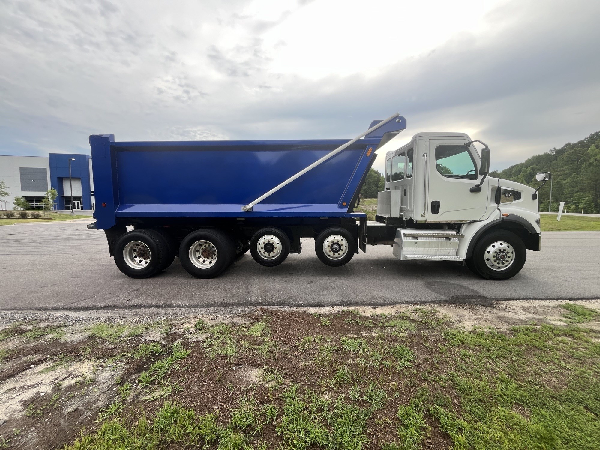 2025 Western Star 47X 2025 Western Star 47X - image 6 of 6