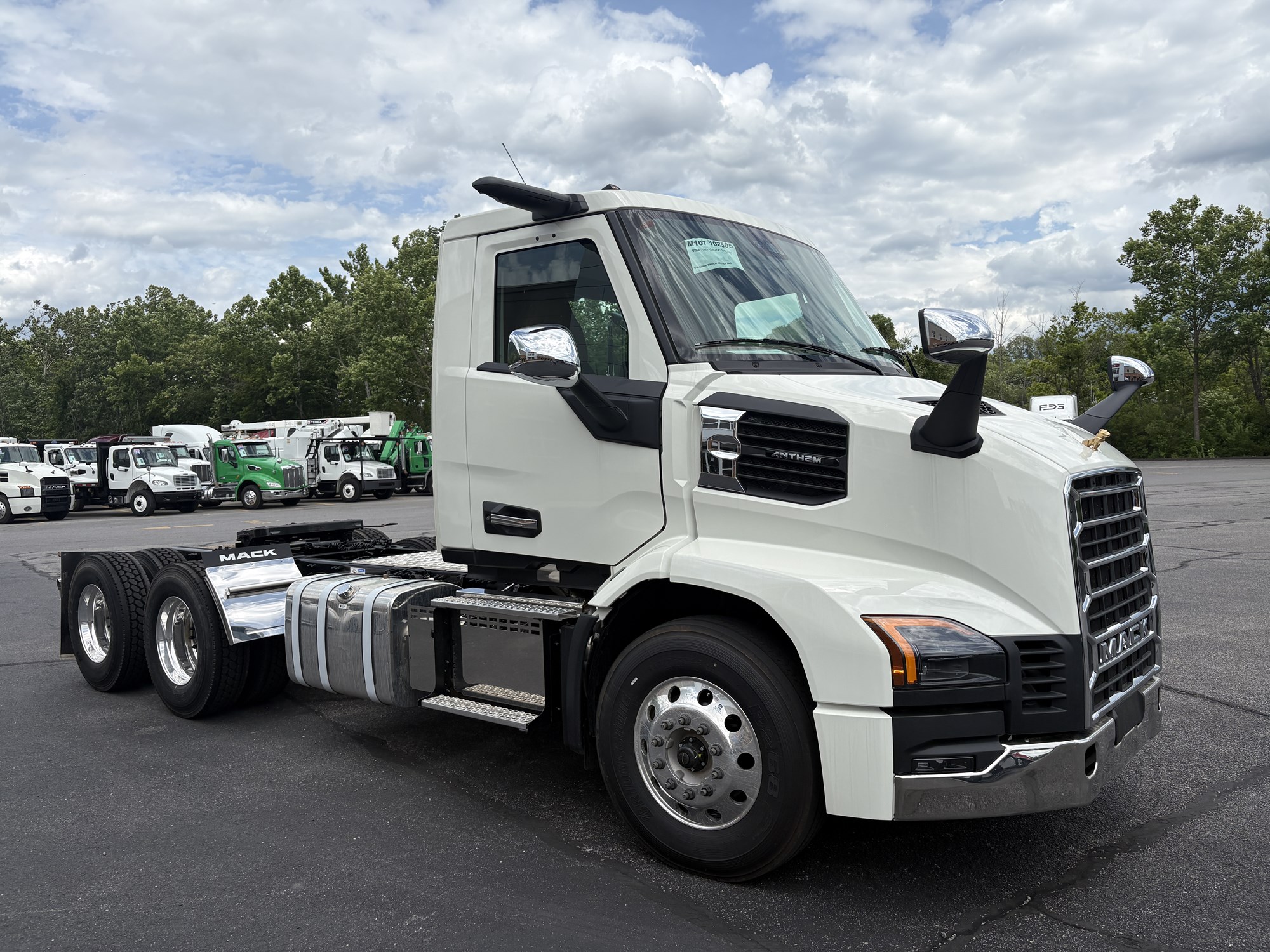 2027 Mack Anthem - image 3 of 6