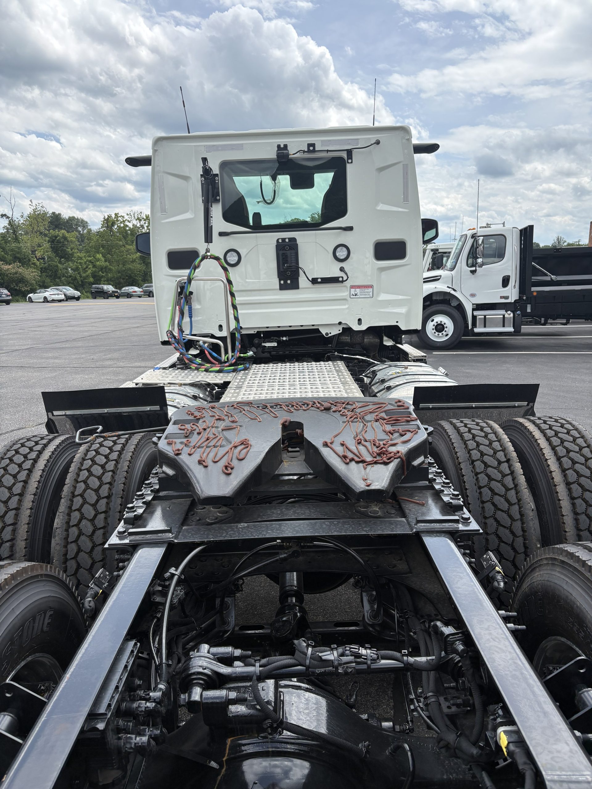 2027 Mack Anthem - image 4 of 6