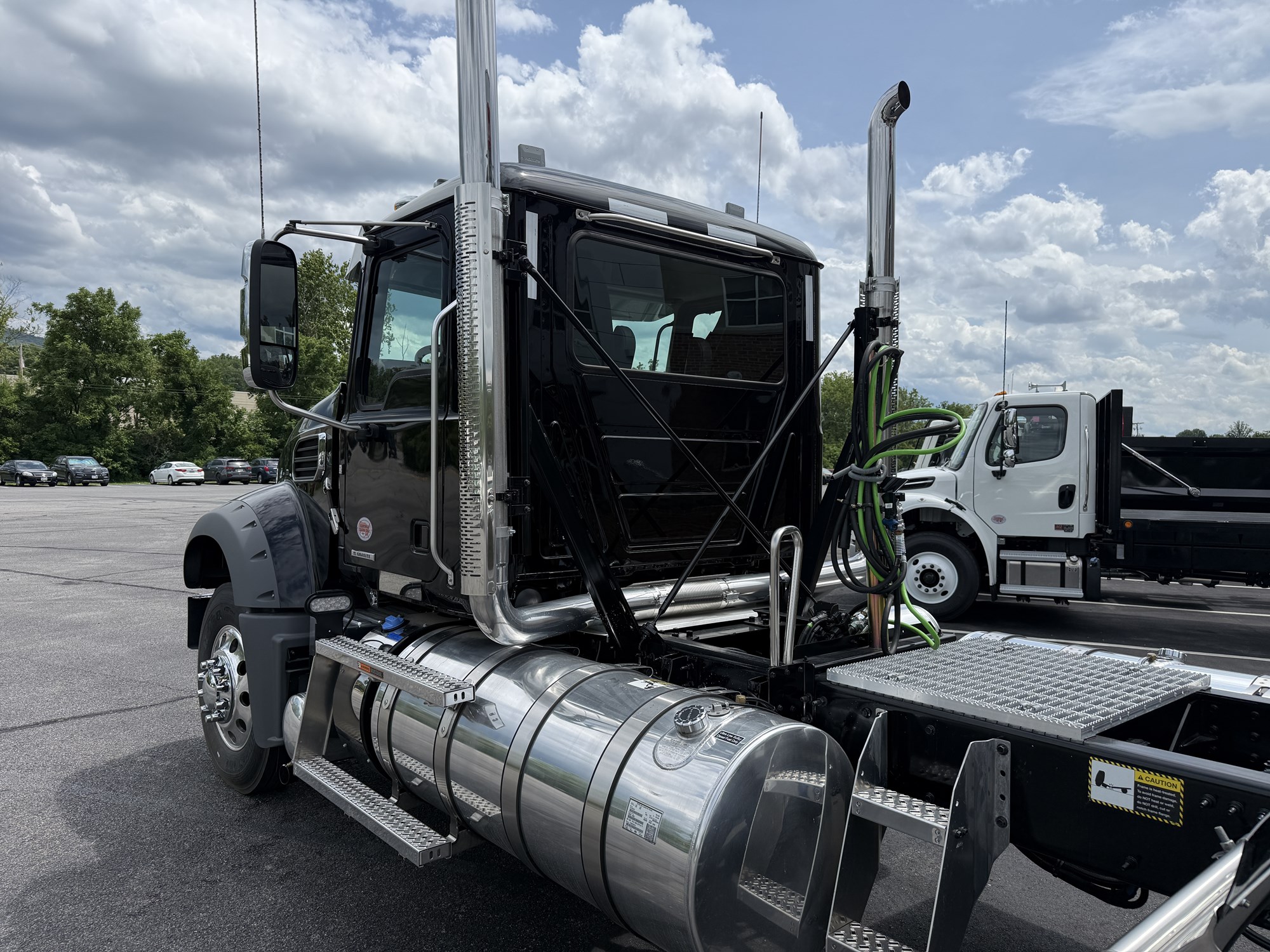 2026 Mack Granite - image 3 of 6