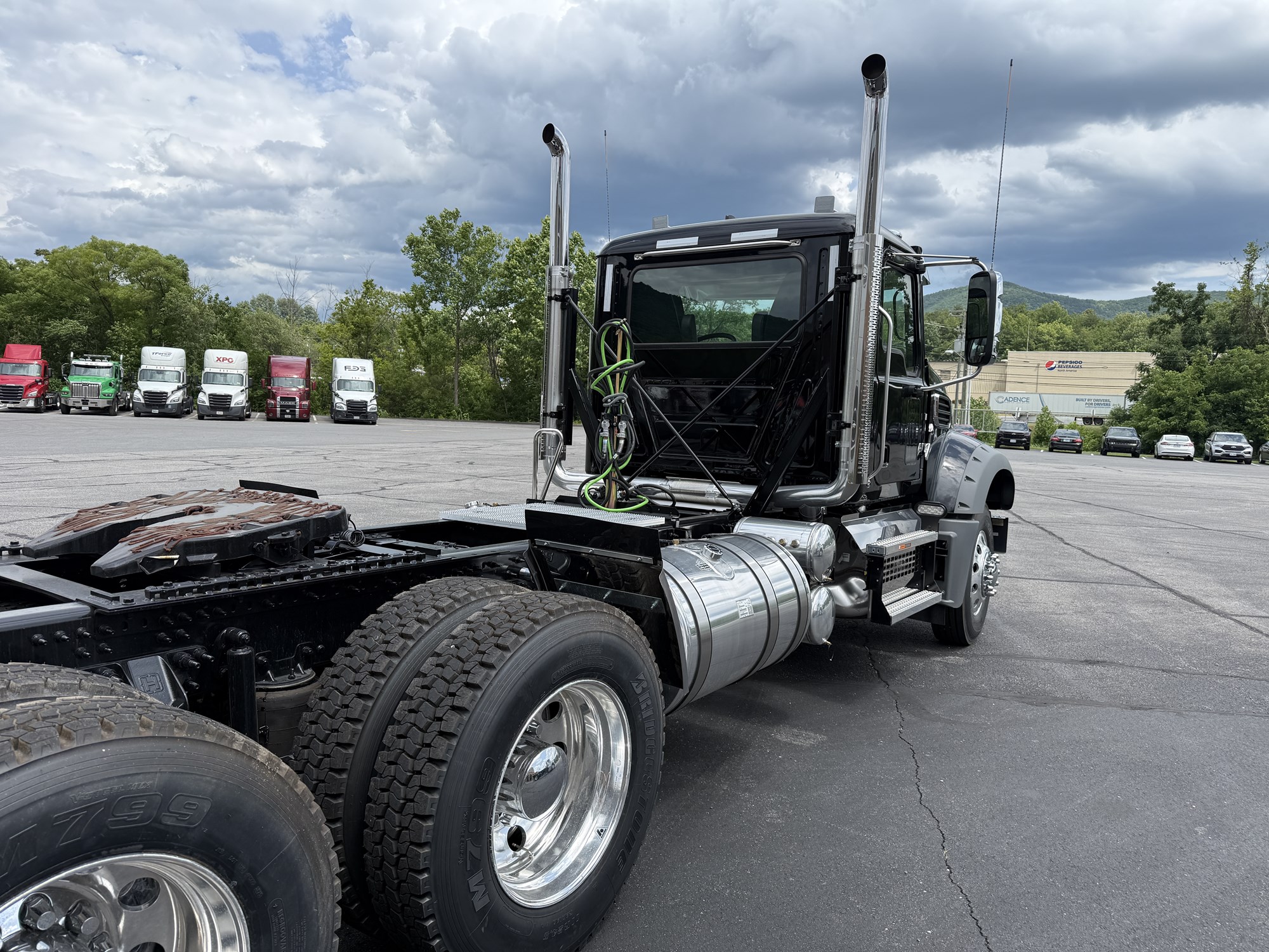 2026 Mack Granite - image 4 of 6
