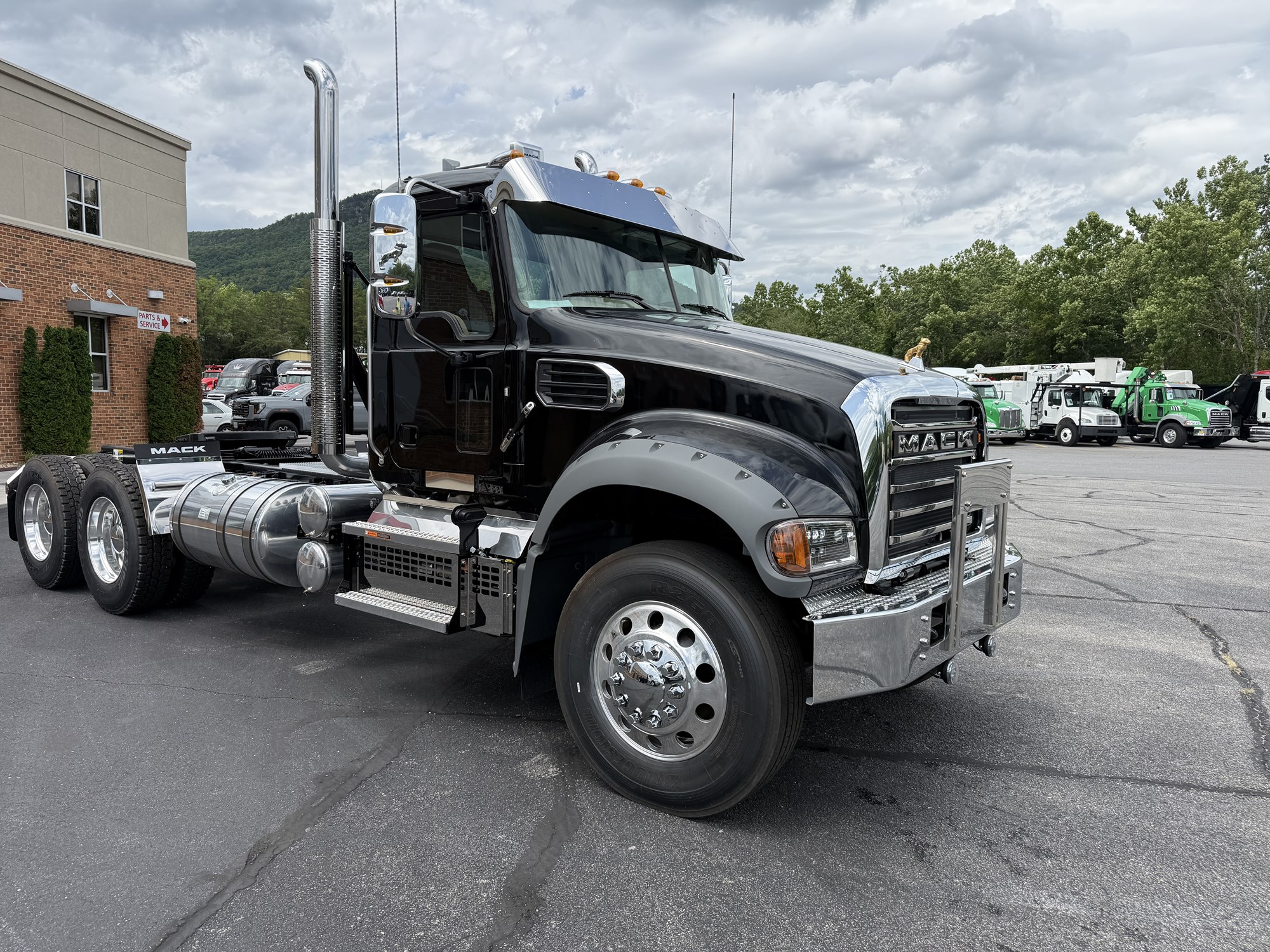 2026 Mack Granite - image 6 of 6
