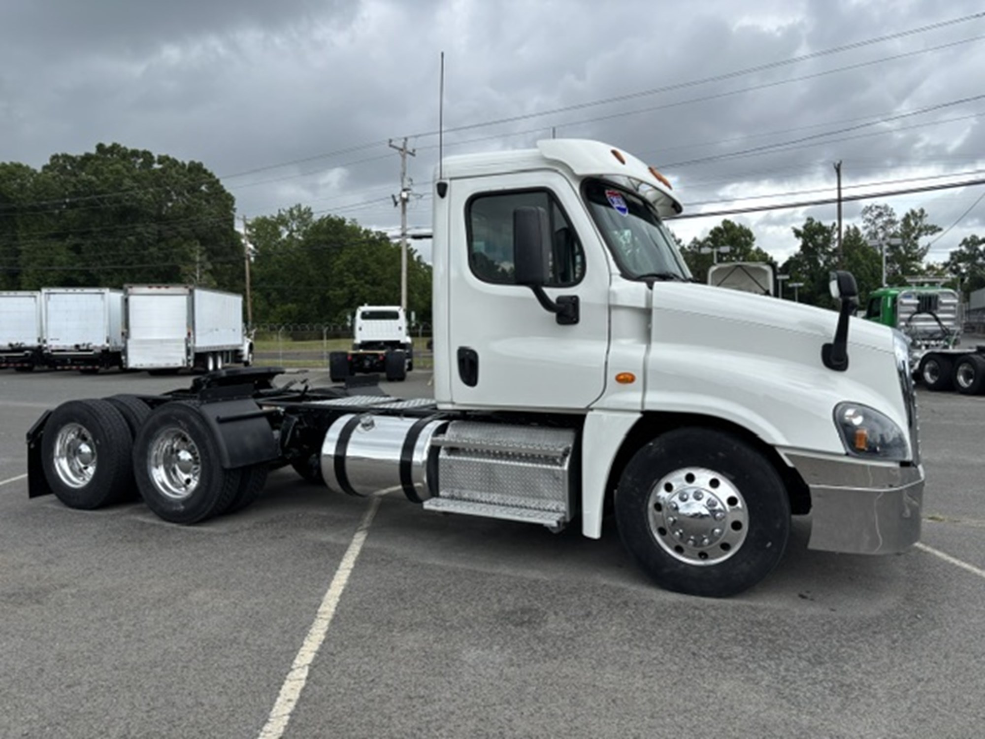 2020 Freightliner Cascadia 125 2020 Freightliner Cascadia 125 - image 3 of 6