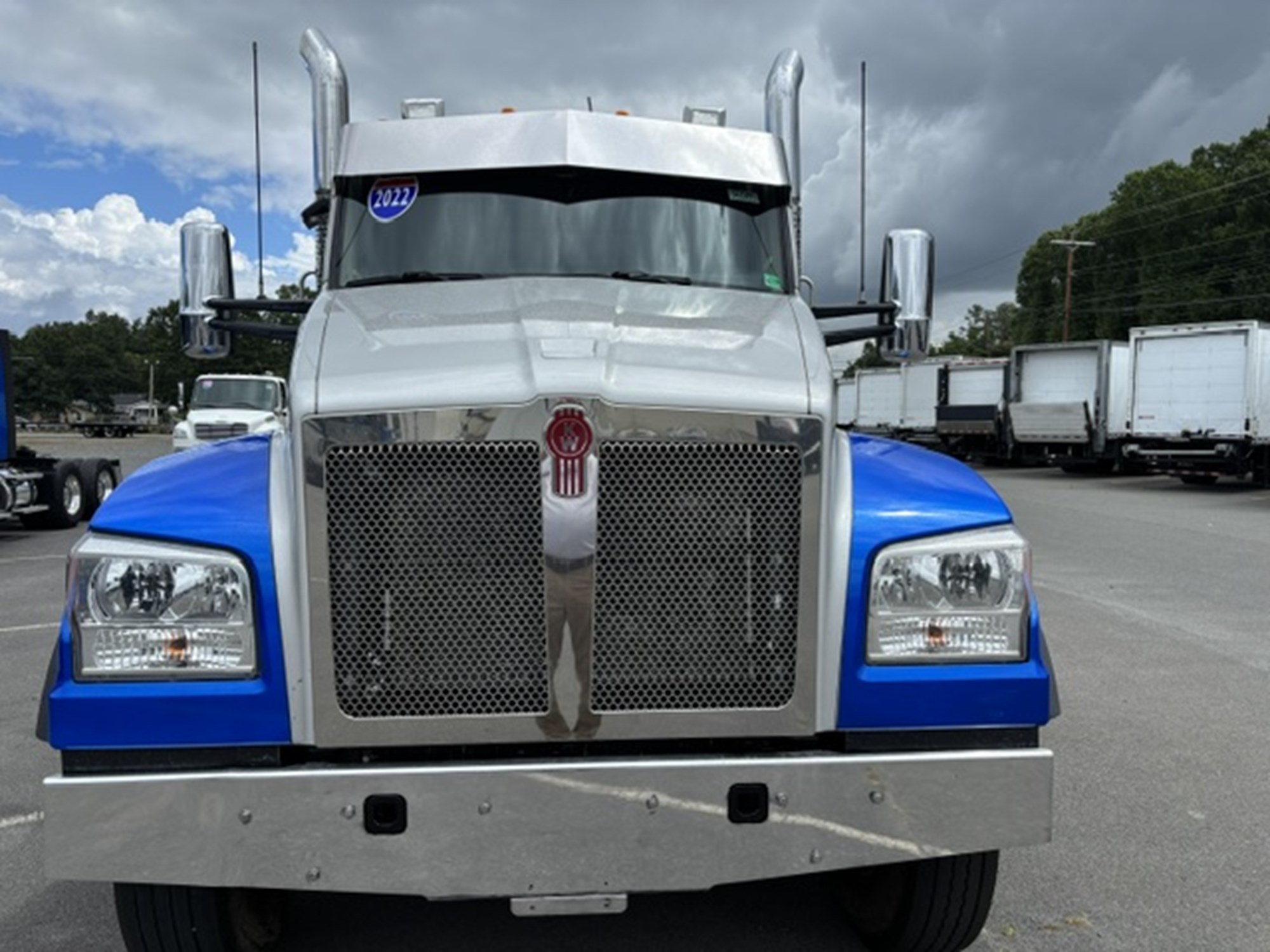 2022 Kenworth T880 2022 Kenworth T880 - image 2 of 6