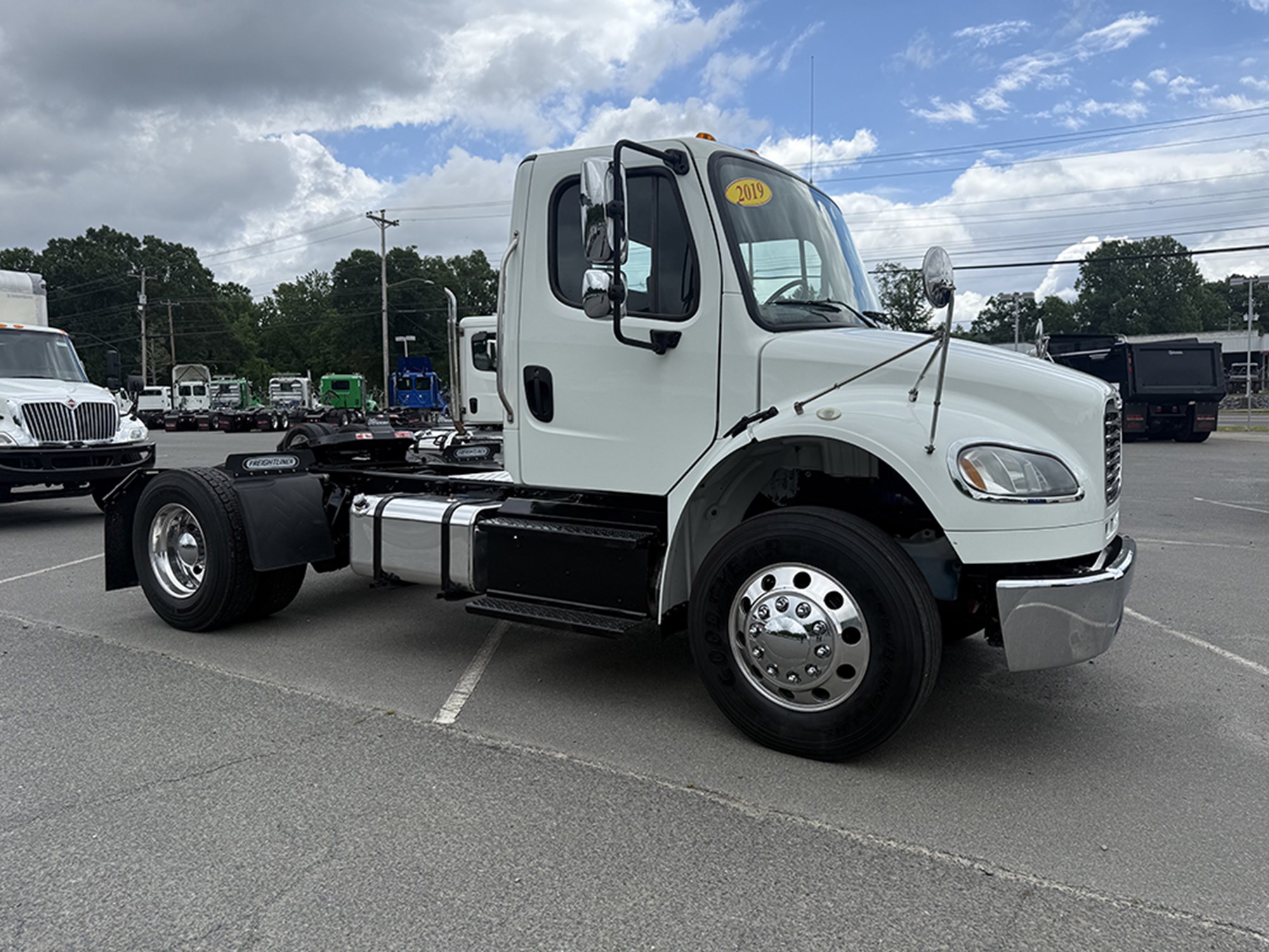 2019 Freightliner M2 2019 Freightliner M2 - image 3 of 6
