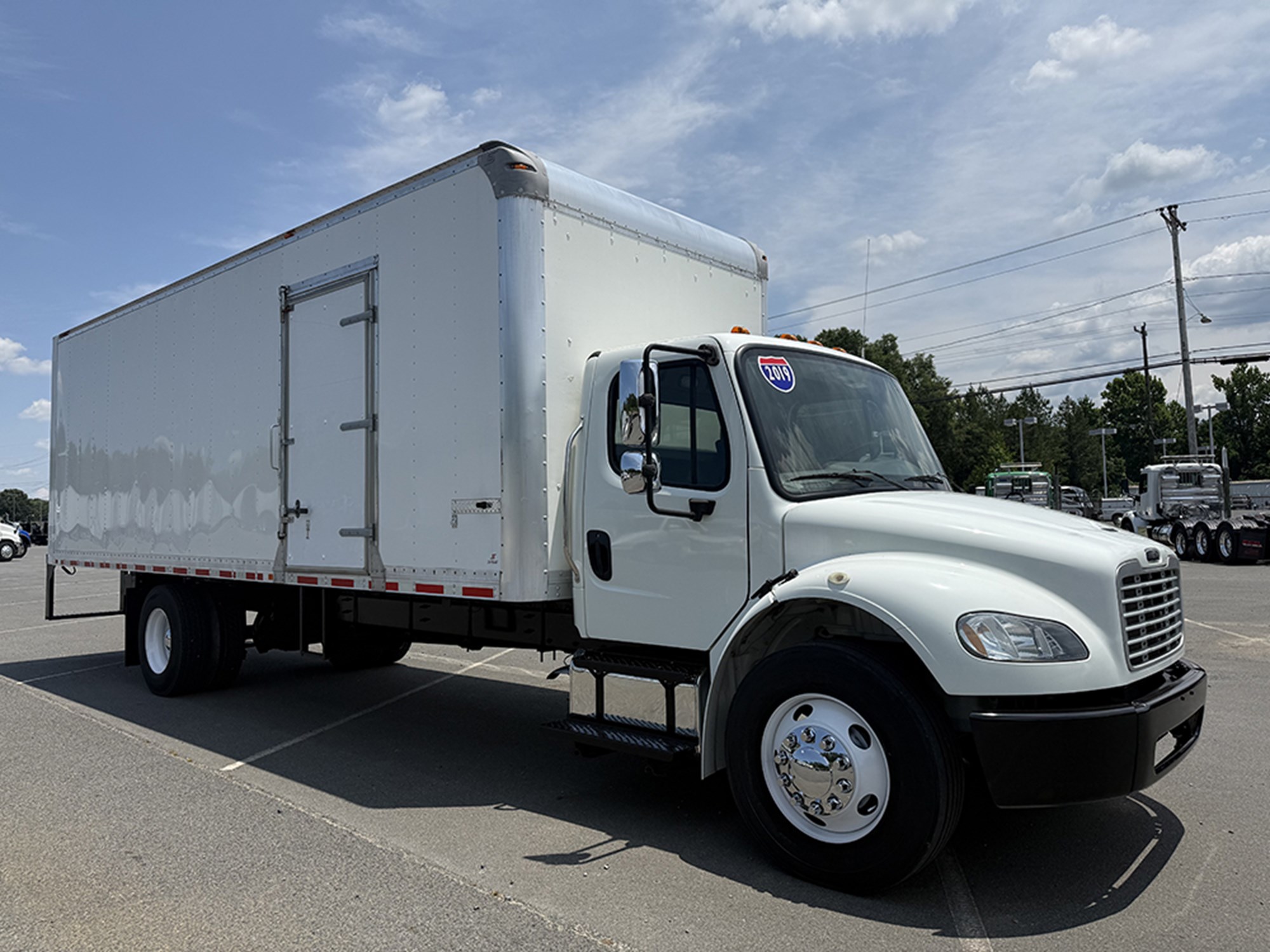 2019 Freightliner M2 2019 Freightliner M2 - image 2 of 6