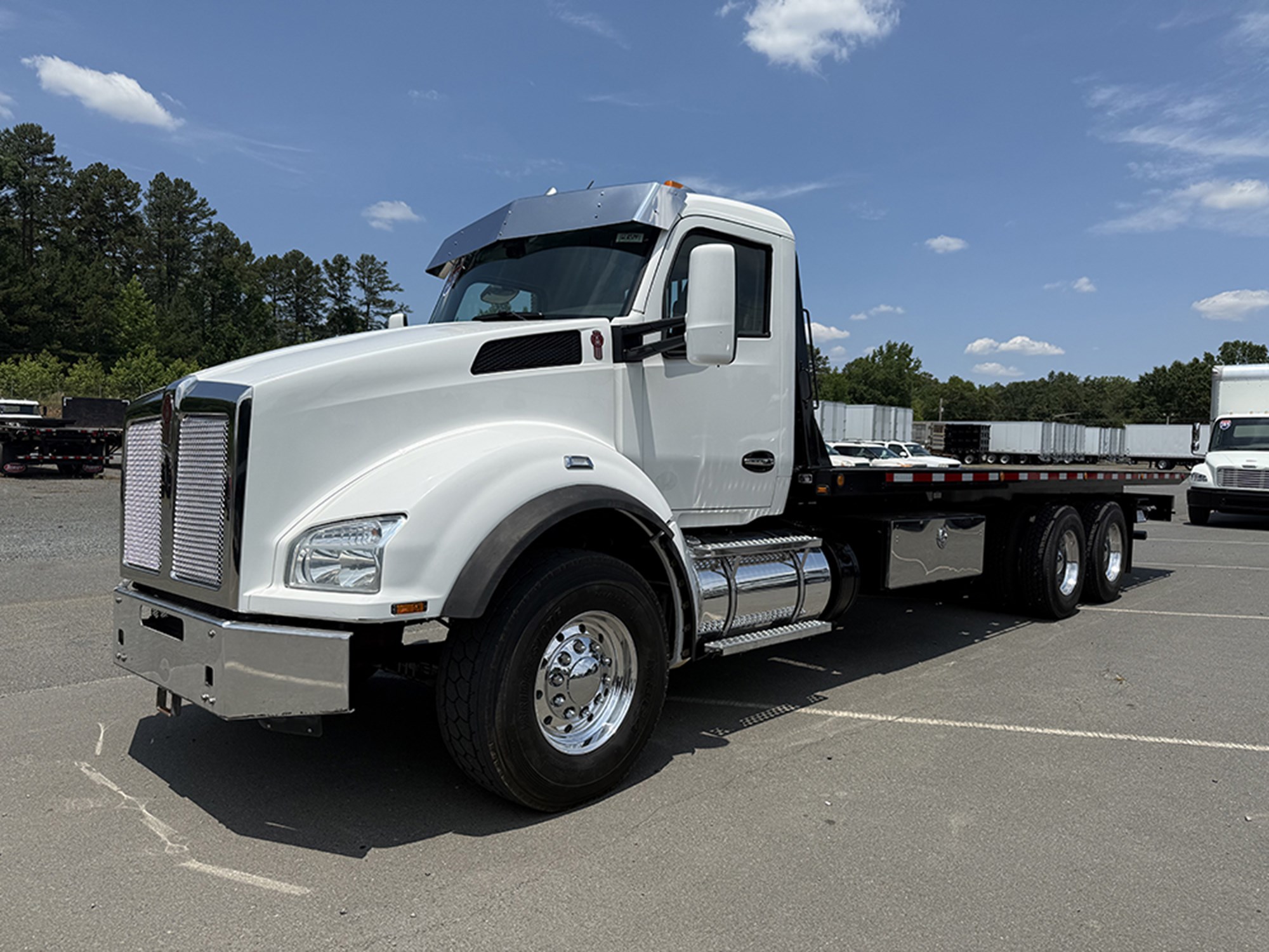 2020 Kenworth T880 2020 Kenworth T880 - image 1 of 6