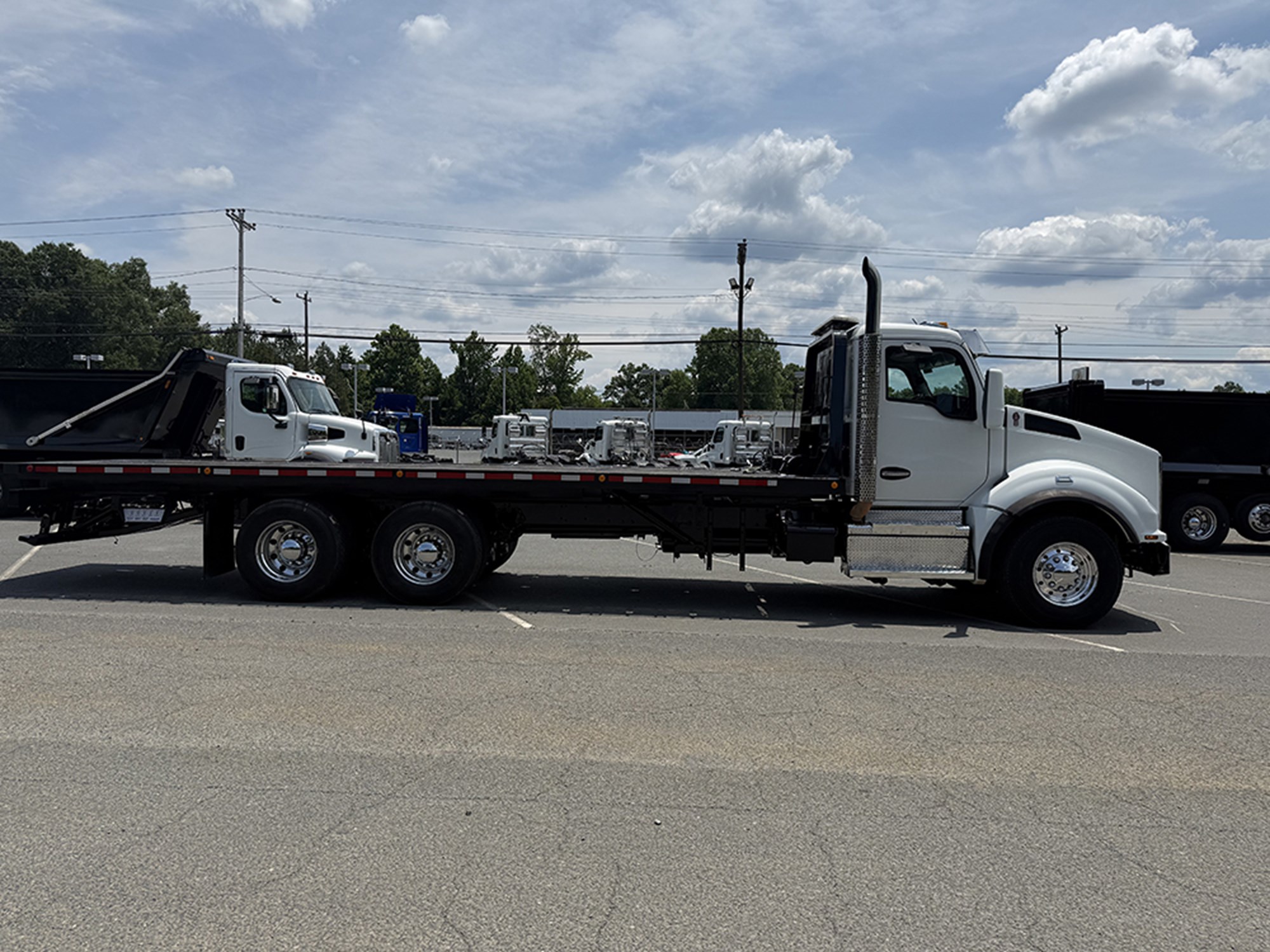 2020 Kenworth T880 2020 Kenworth T880 - image 3 of 6